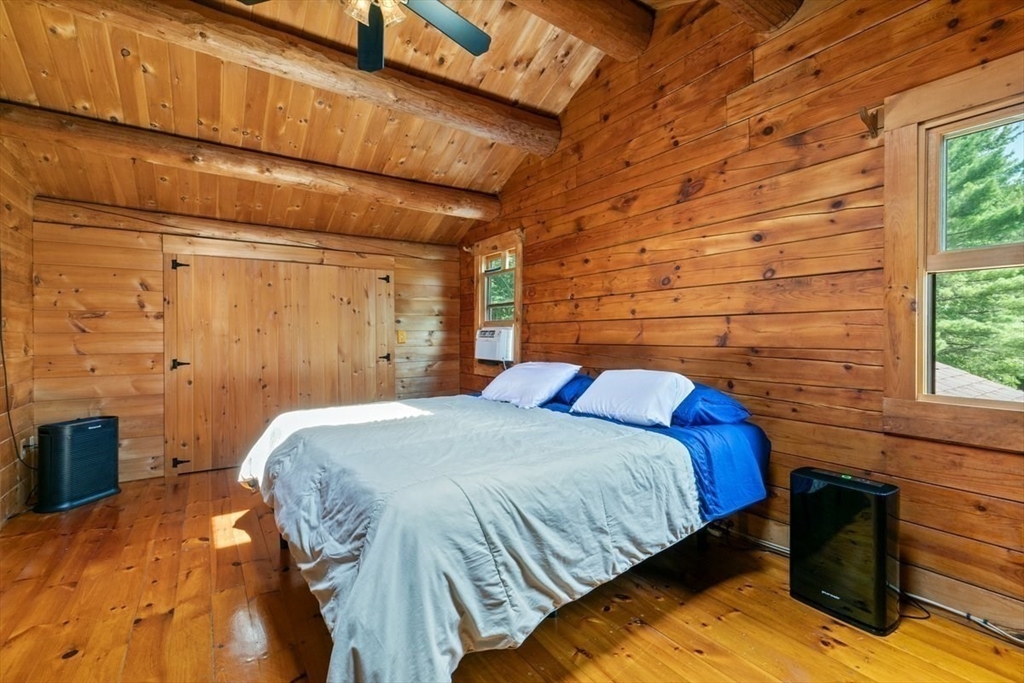 Haverhill, Massachusetts, 01832, United States, 4 Bedrooms Bedrooms, ,2 BathroomsBathrooms,Residential,For Sale,1906911