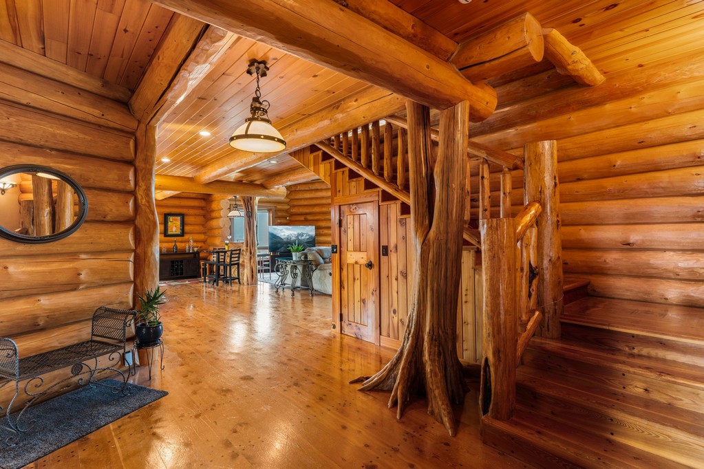 Bonners Ferry, Idaho, 83805, United States, 3 Bedrooms Bedrooms, ,4 BathroomsBathrooms,Residential,For Sale,1984473