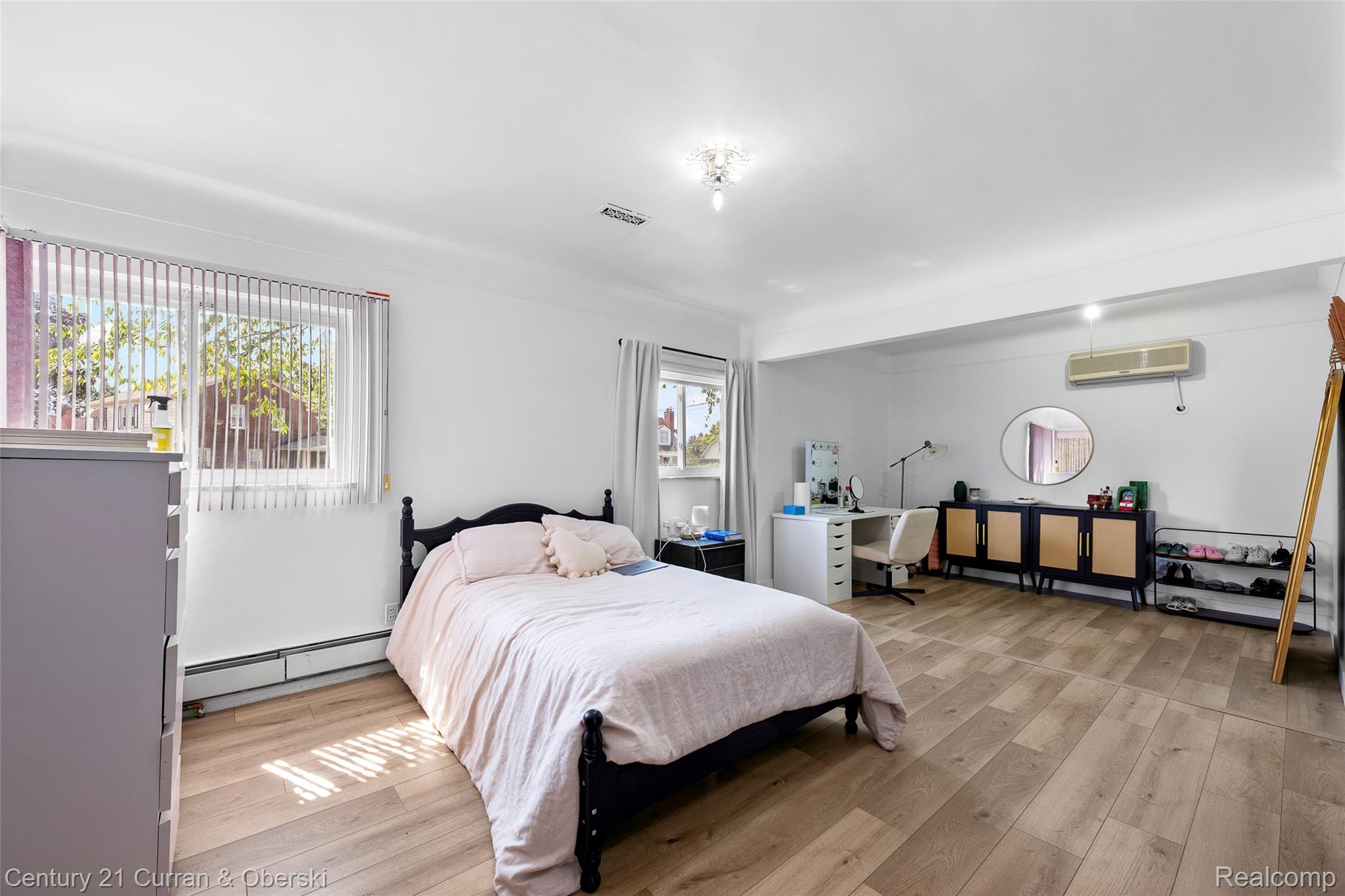 Dearborn, Michigan, 48126, United States, 3 Bedrooms Bedrooms, ,4 BathroomsBathrooms,Residential,For Sale,1979682