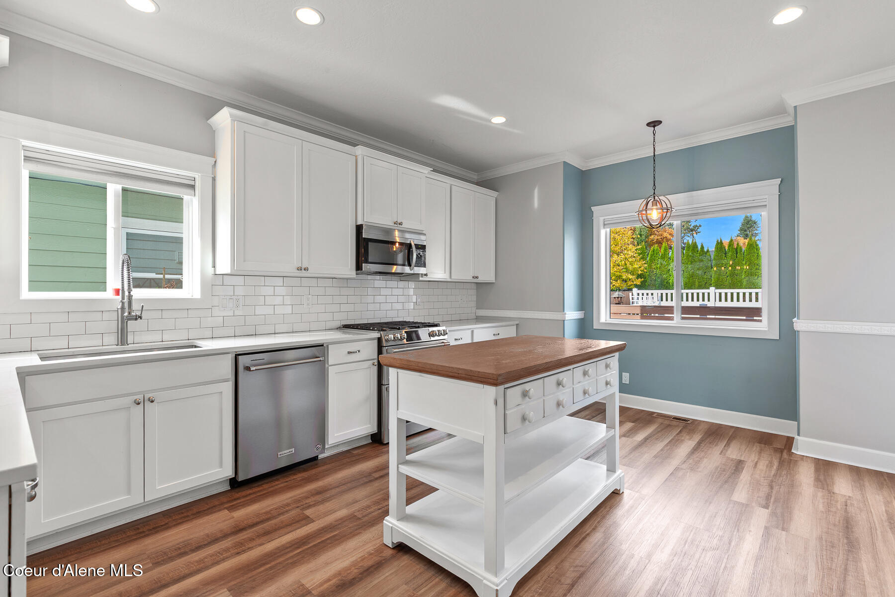 Coeur d'Alene, Idaho, 83814, United States, 3 Bedrooms Bedrooms, ,4 BathroomsBathrooms,Residential,For Sale,1976141