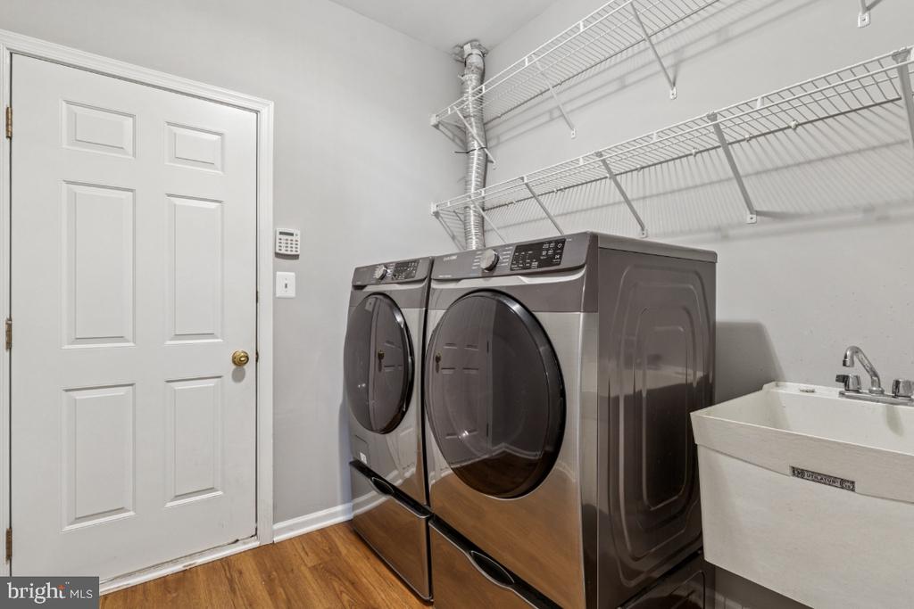 Ashburn, Virginia, 20147, United States, 5 Bedrooms Bedrooms, ,6 BathroomsBathrooms,Residential,For Sale,1839490