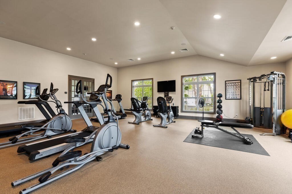 Methuen, Massachusetts, 01844, United States, 2 Bedrooms Bedrooms, ,3 BathroomsBathrooms,Residential,For Sale,1999139