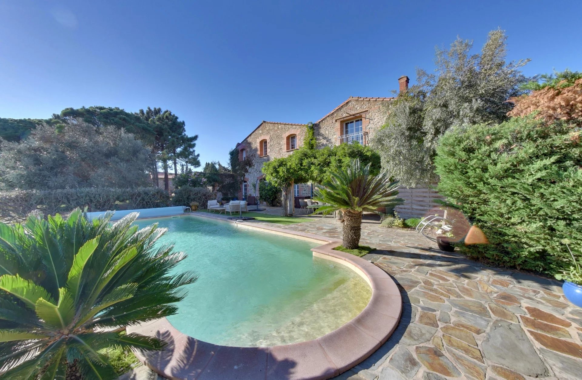 Thuir, Occitanie, 66300, FR, 5 Bedrooms Bedrooms, ,2 BathroomsBathrooms,Residential,For Sale,1991198