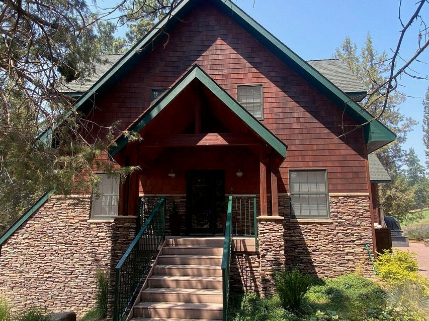 KLAMATH FALLS, Oregon, 97601, United States, 3 Bedrooms Bedrooms, ,3 BathroomsBathrooms,Residential,For Sale,1973852