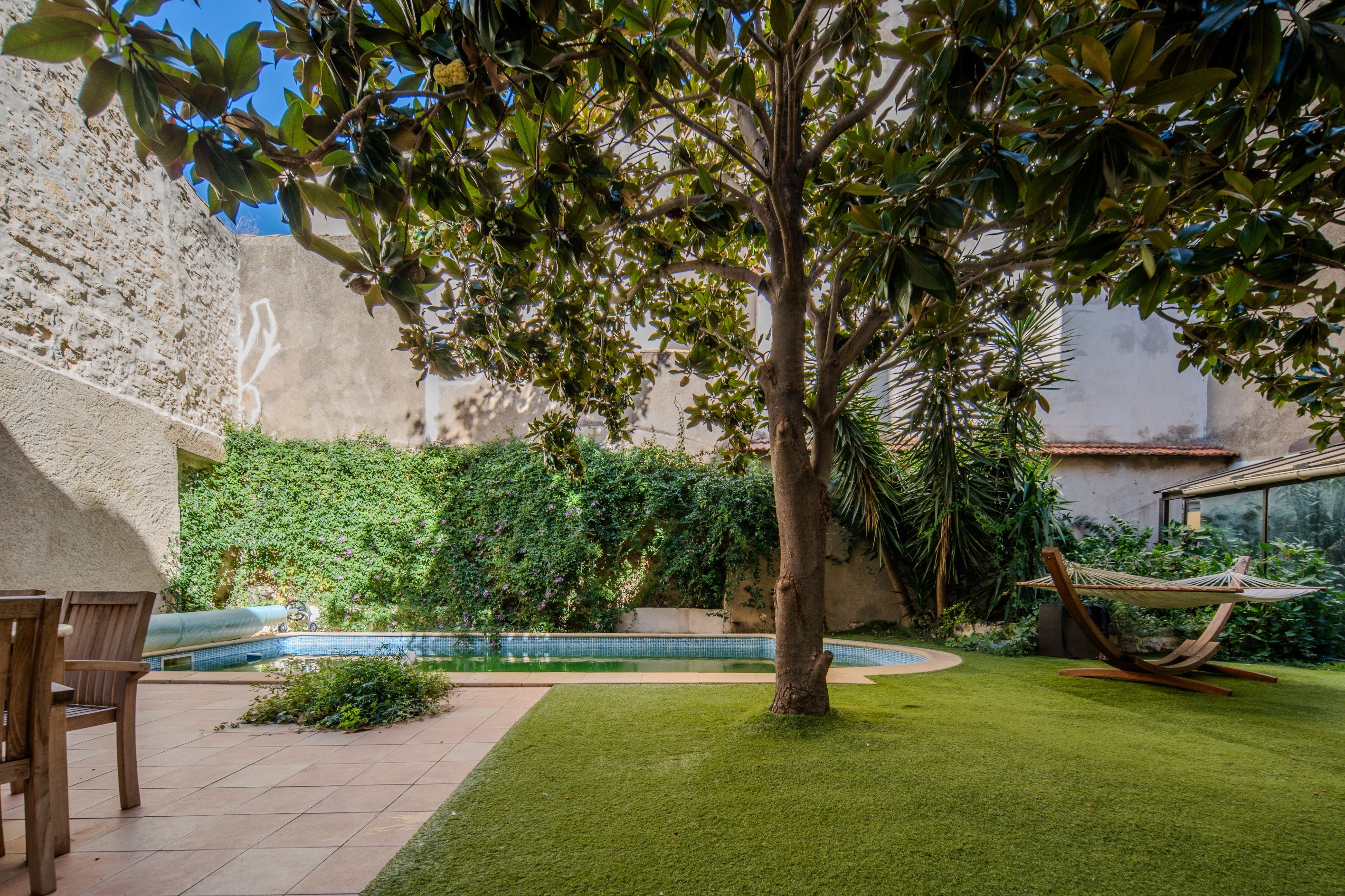  Romanesque house with garden, swimming pool and garage in the heart of the city. - 物件實景
