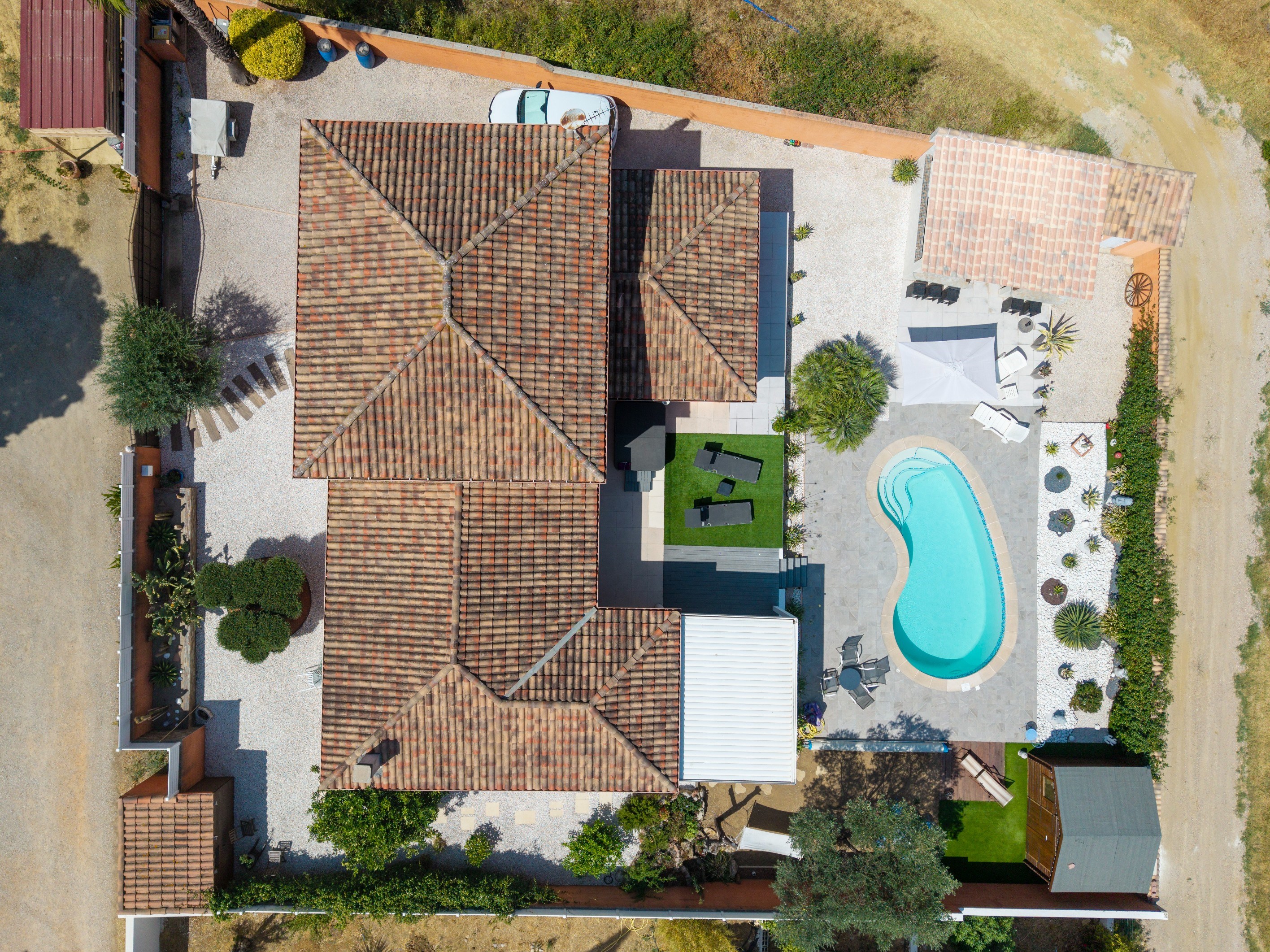  LIGHT-FILLED VILLA WITH POOL AND VINEYARD VIEWS - 物件實景