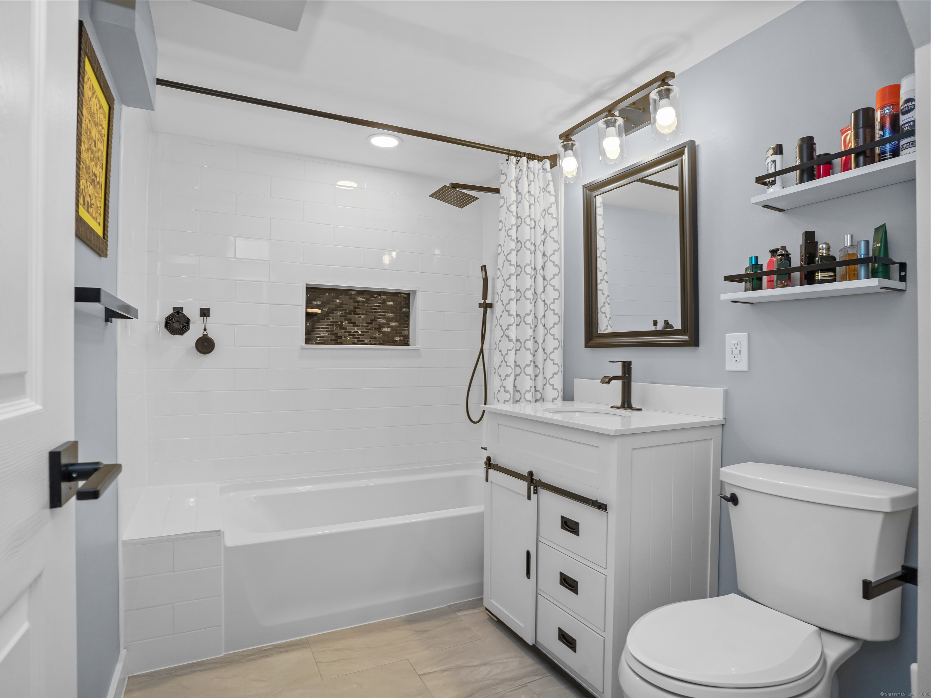 Trumbull, Connecticut, 06611, United States, 2 Bedrooms Bedrooms, ,2 BathroomsBathrooms,Residential,For Sale,1917497