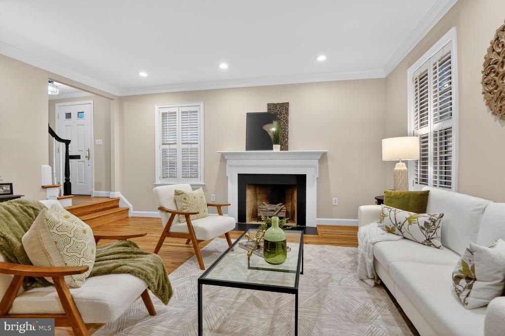 Washington, District of Columbia, 20016, United States, 4 Bedrooms Bedrooms, ,5 BathroomsBathrooms,Residential,For Sale,2039839