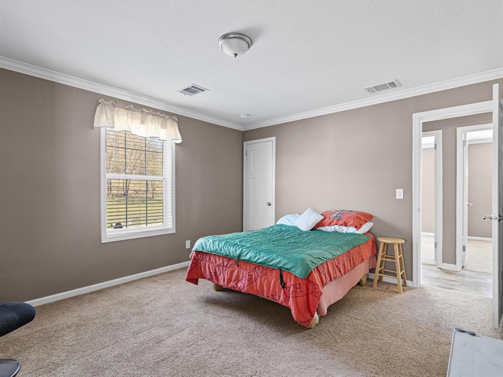 Lake Bridgeport, Texas, 76426, United States, 3 Bedrooms Bedrooms, ,2 BathroomsBathrooms,Residential,For Sale,1944908