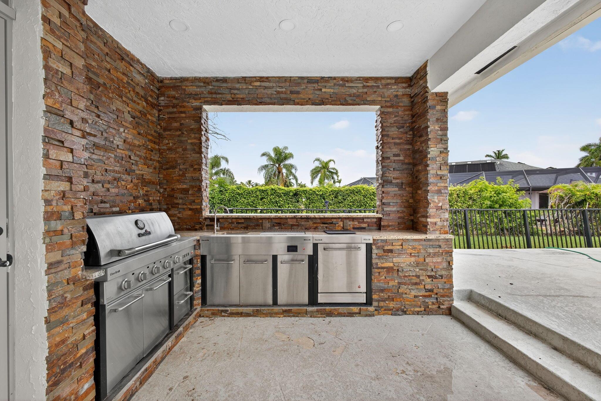 Wellington, Florida, 33414, United States, 5 Bedrooms Bedrooms, ,4 BathroomsBathrooms,Residential,For Sale,1978857