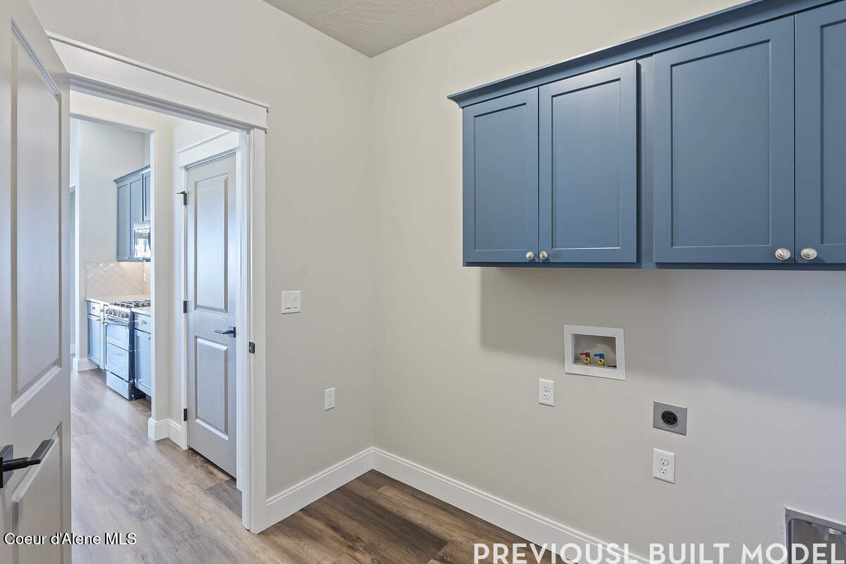 Rathdrum, Idaho, 83858, United States, 3 Bedrooms Bedrooms, ,Residential,For Sale,1998950