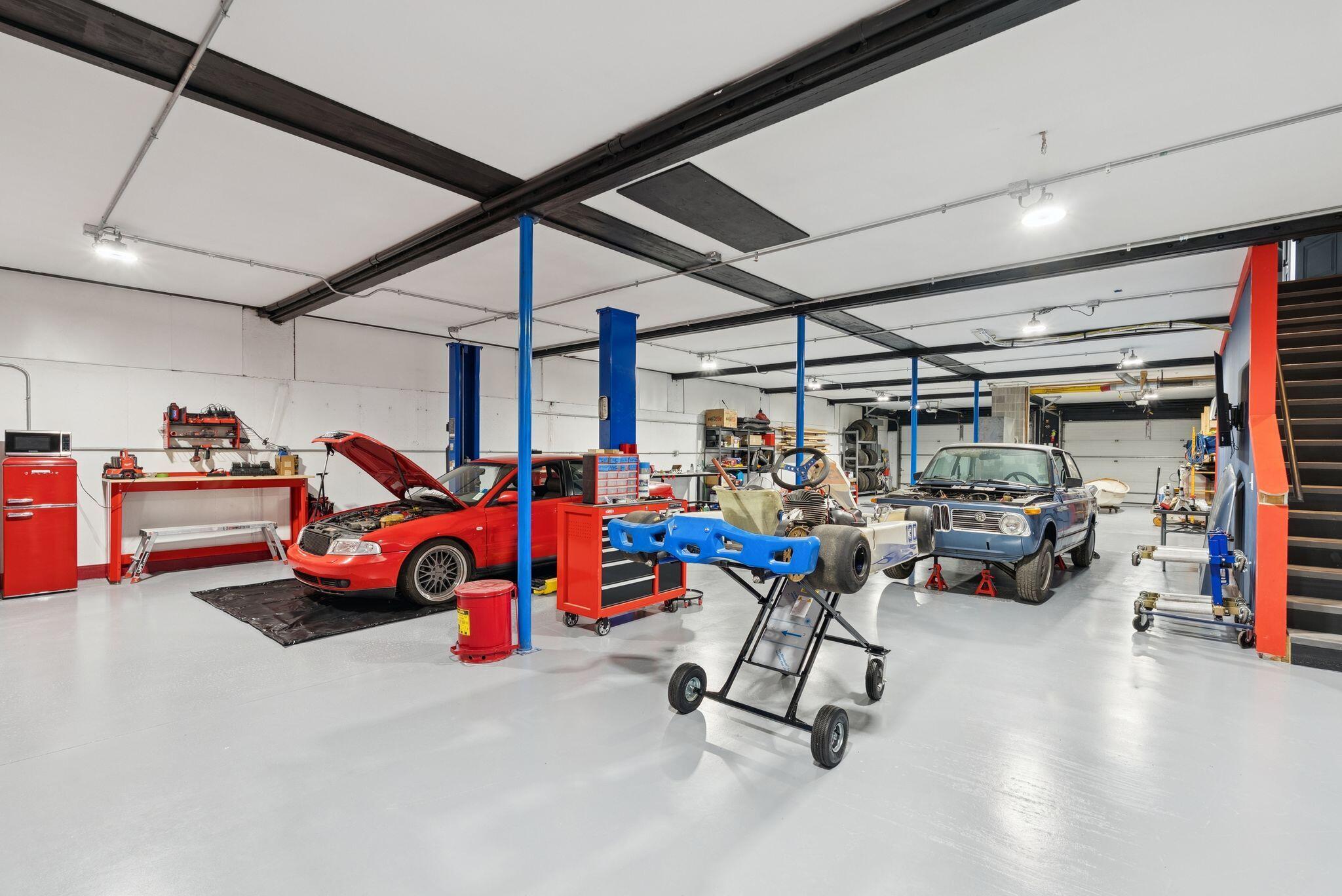 Falmouth, Maine, 04105, United States, 3 Bedrooms Bedrooms, ,4 BathroomsBathrooms,Residential,For Sale,1975511