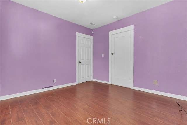 Los Angeles, California, 90062, United States, 5 Bedrooms Bedrooms, ,Residential,For Sale,1975907