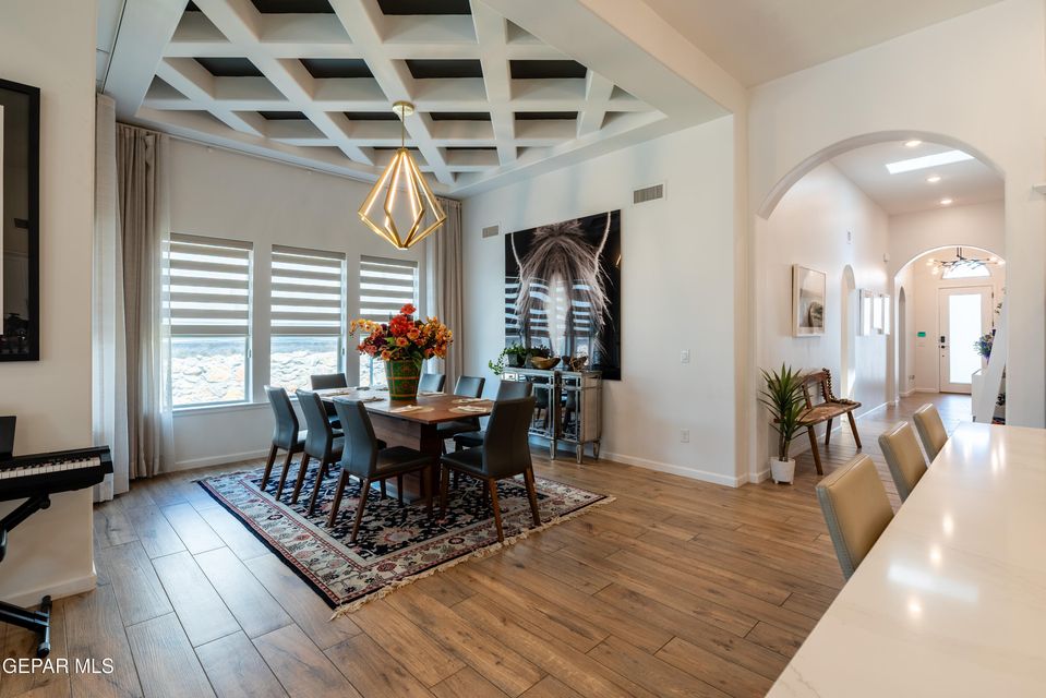El Paso, Texas, 79932, United States, 5 Bedrooms Bedrooms, ,2 BathroomsBathrooms,Residential,For Sale,1915339