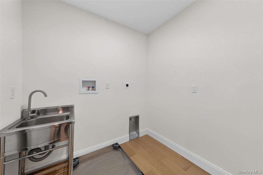 Hopewell Junction, New York, 12533, United States, 2 Bedrooms Bedrooms, ,4 BathroomsBathrooms,Residential,For Sale,2006388