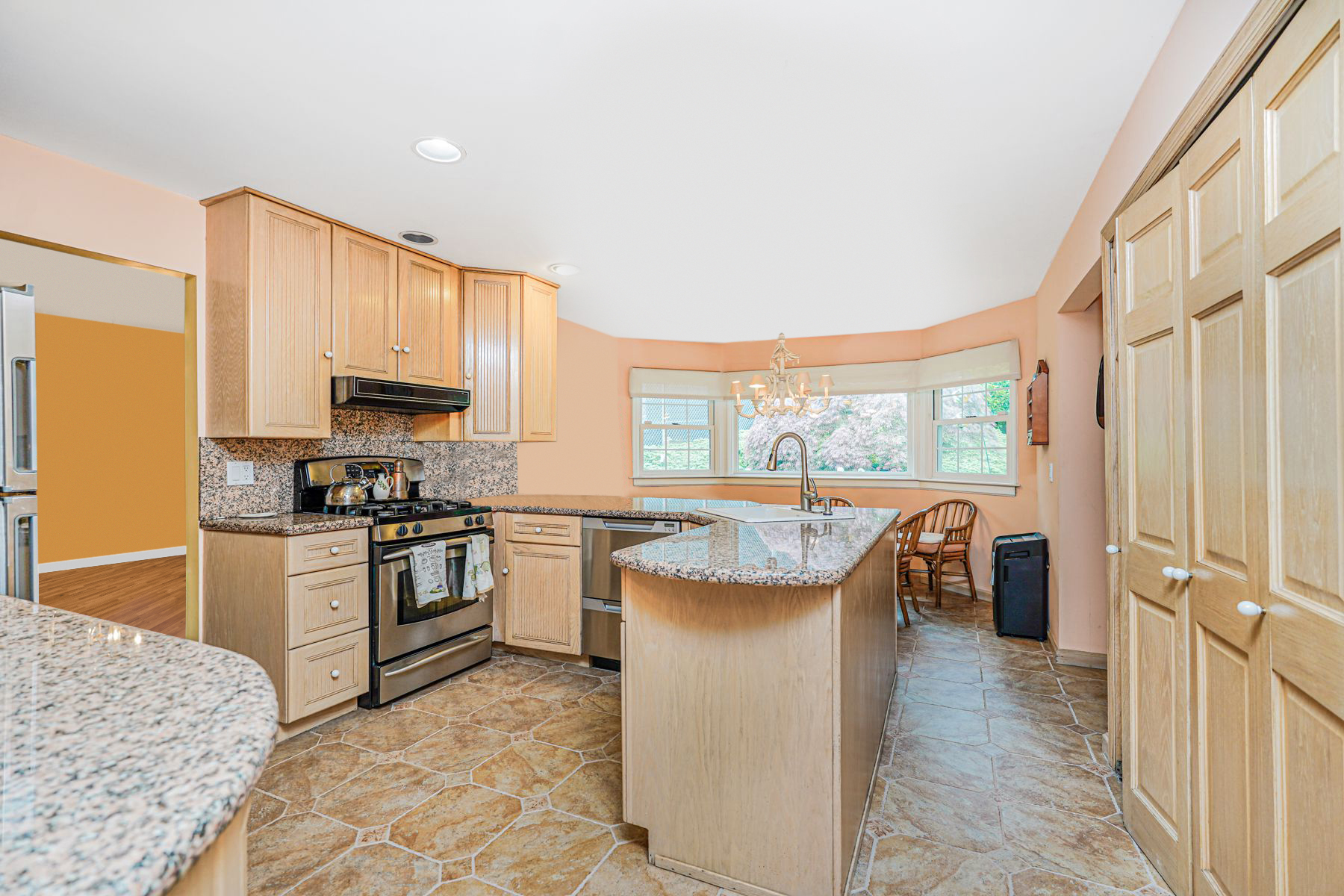 Staten Island, New York, 10301, United States, 4 Bedrooms Bedrooms, ,3 BathroomsBathrooms,Residential,For Sale,1838592