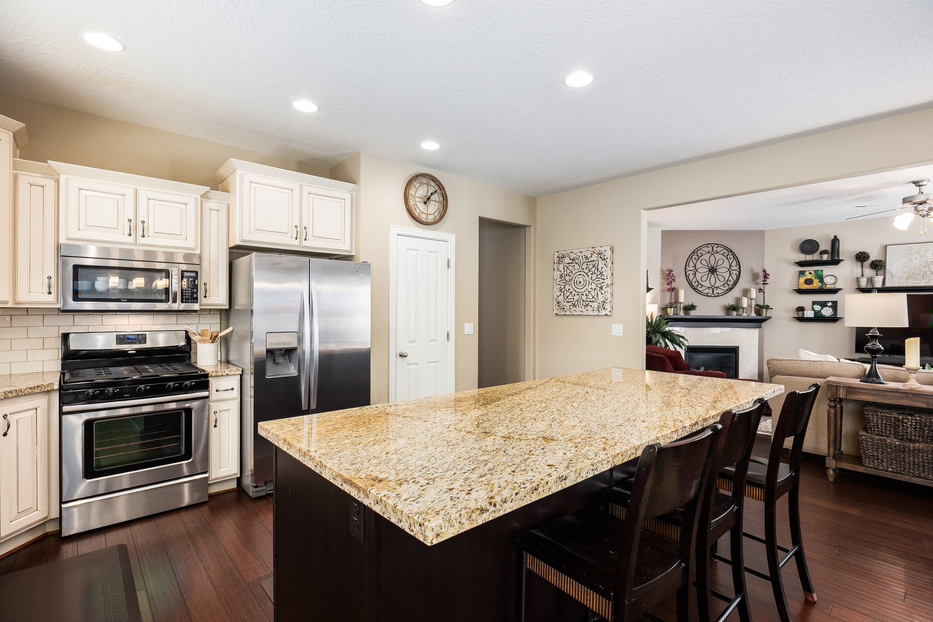  Rare North Shore Gem on One of Daybreak