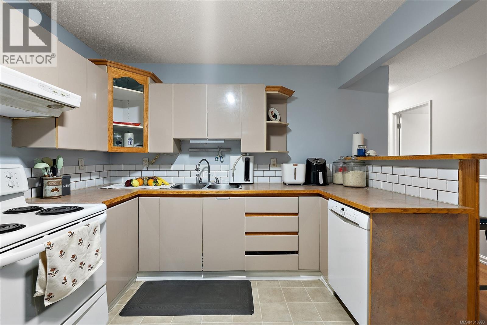 LANGFORD, British Columbia, V9B 2R8, CA, 3 Bedrooms Bedrooms, ,1 BathroomBathrooms,Residential,For Sale,1917446