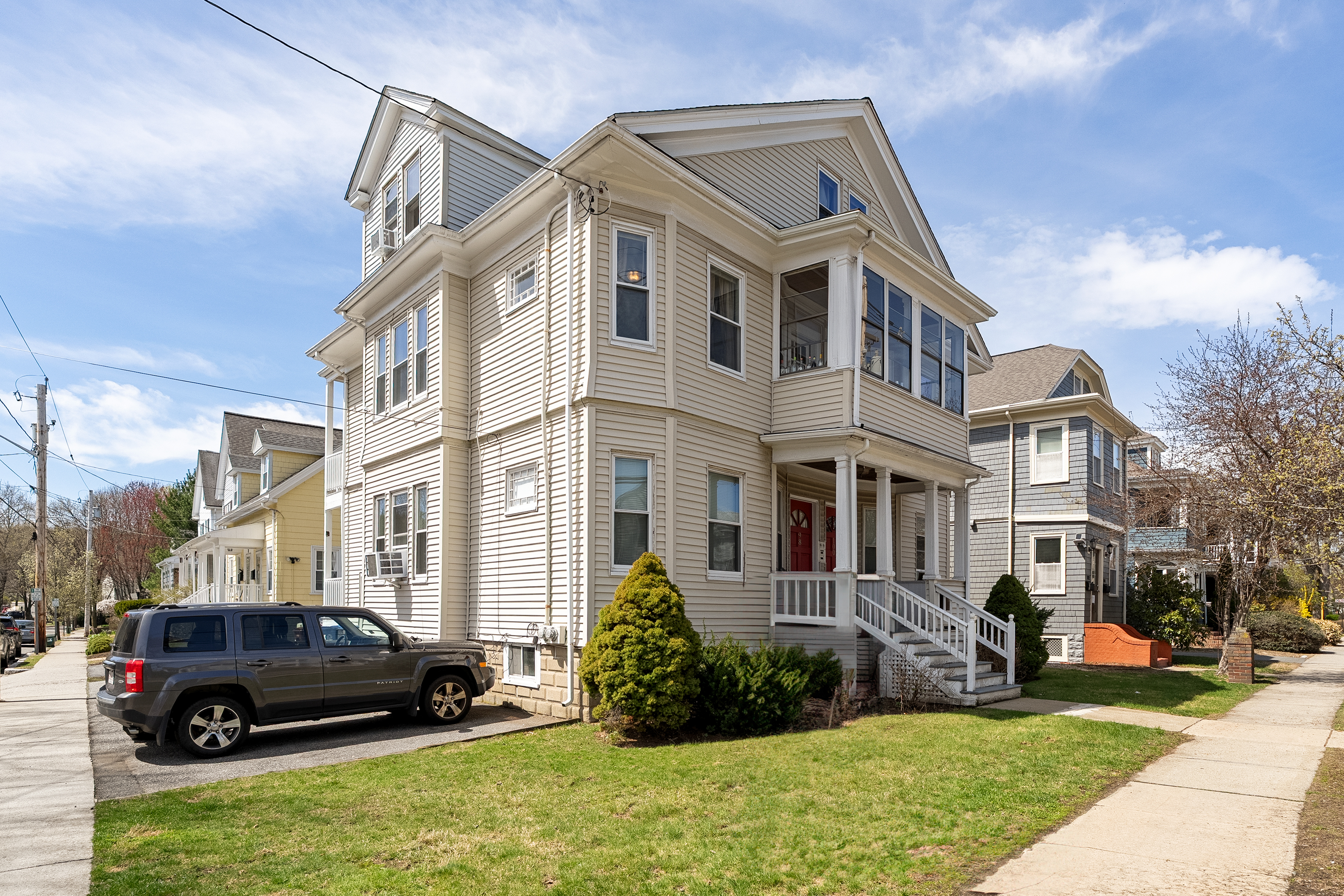  98-100 West Wyoming Avenue, Melrose, MA, 02176 - 物件實景