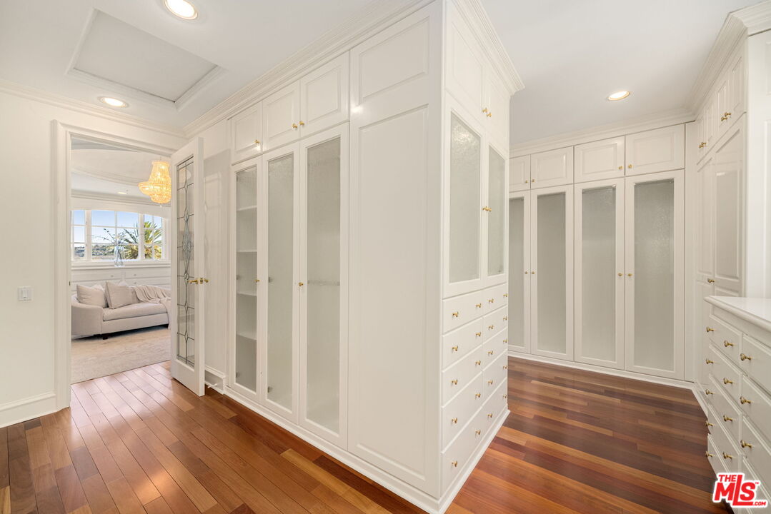 Westlake Village, California, 91362, United States, 7 Bedrooms Bedrooms, ,6 BathroomsBathrooms,Residential,For Sale,2003062