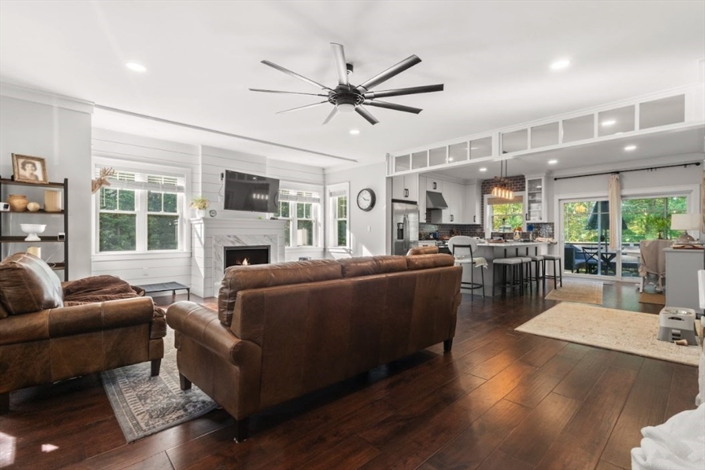 North Attleboro, Massachusetts, 02760, United States, 4 Bedrooms Bedrooms, ,4 BathroomsBathrooms,Residential,For Sale,2005211