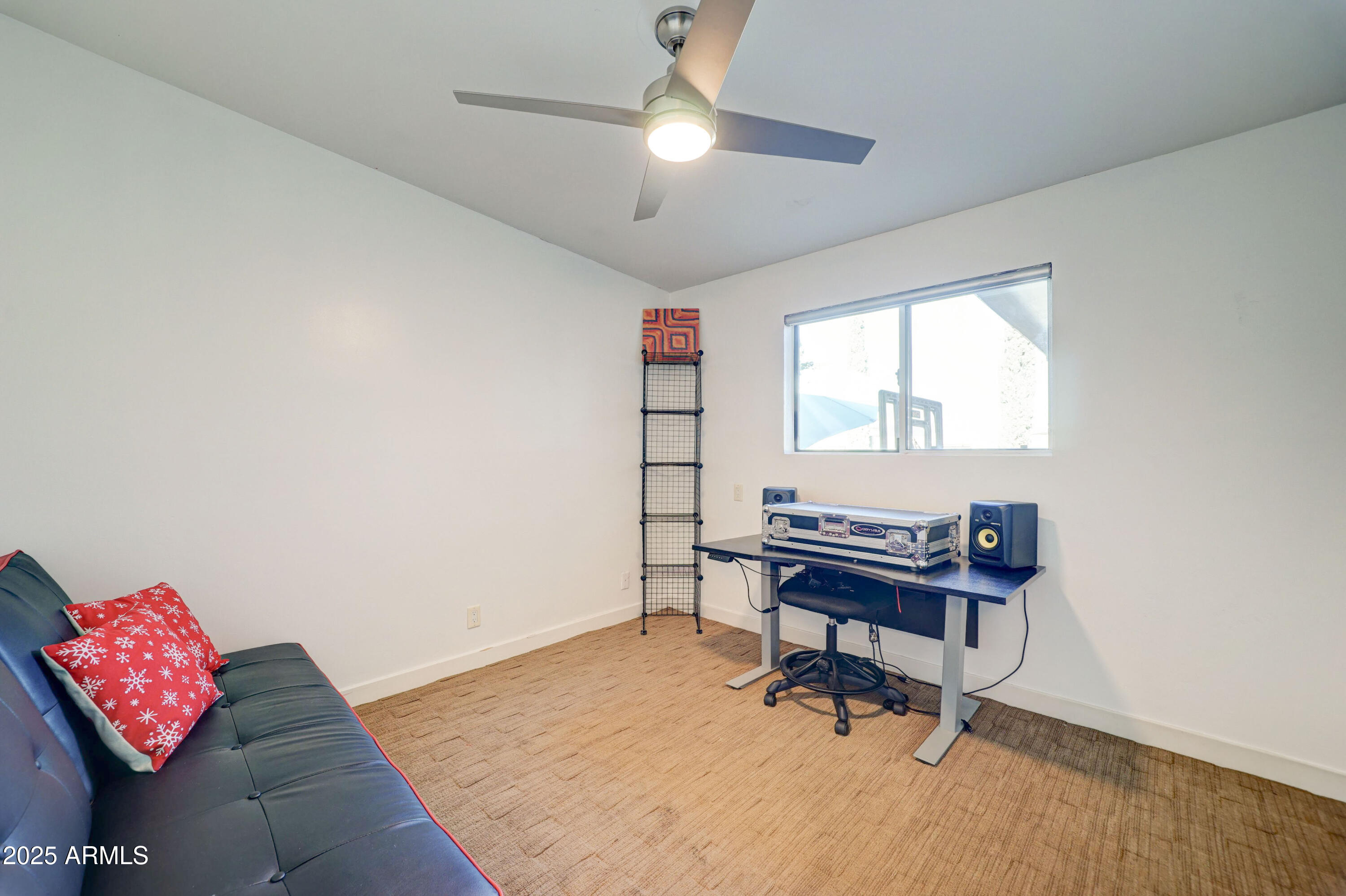 Phoenix, Arizona, 85028, United States, 4 Bedrooms Bedrooms, ,3 BathroomsBathrooms,Residential,For Sale,1989042