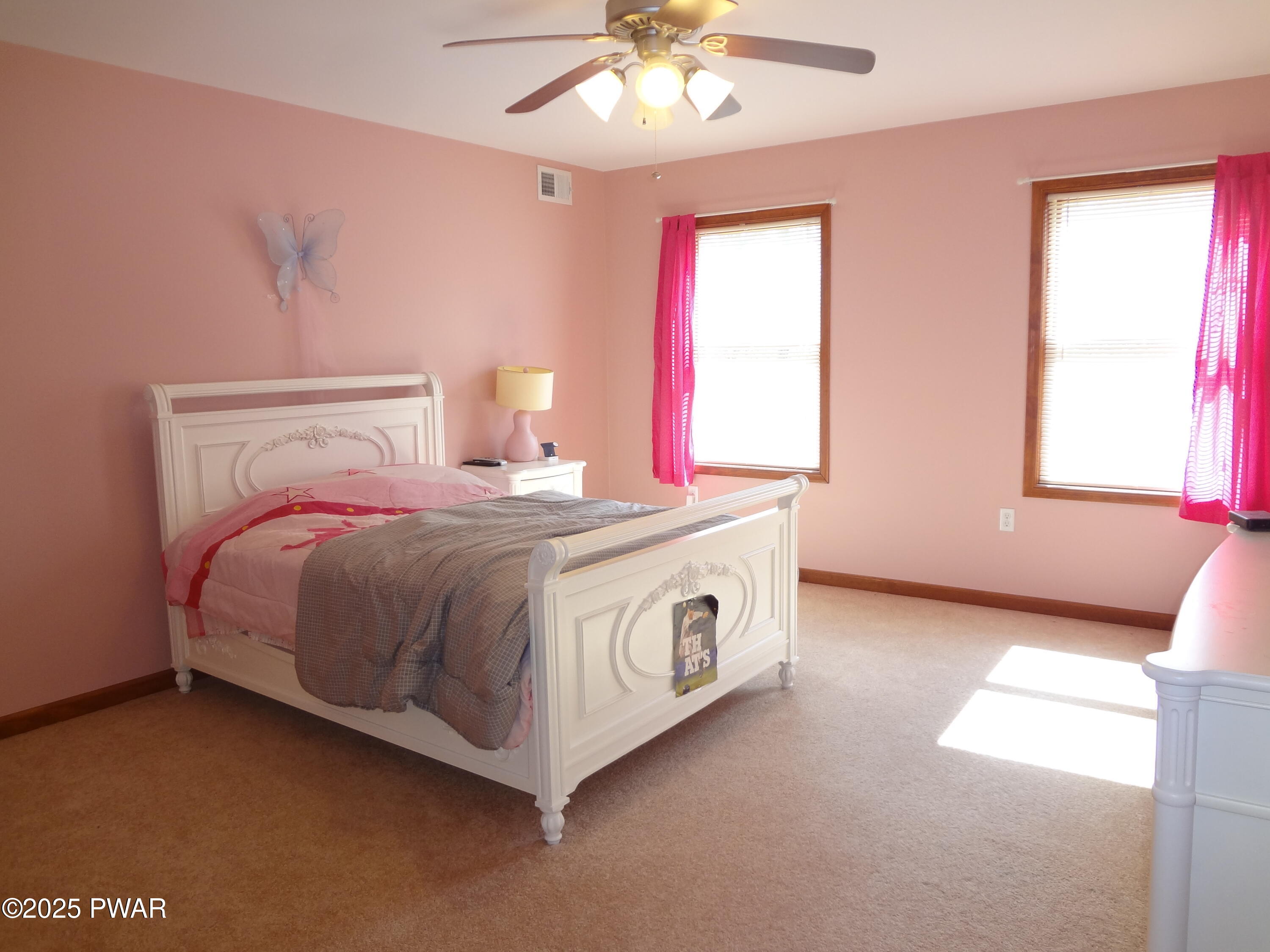 Hawley, Pennsylvania, 18428, United States, 4 Bedrooms Bedrooms, ,3 BathroomsBathrooms,Residential,For Sale,1983271