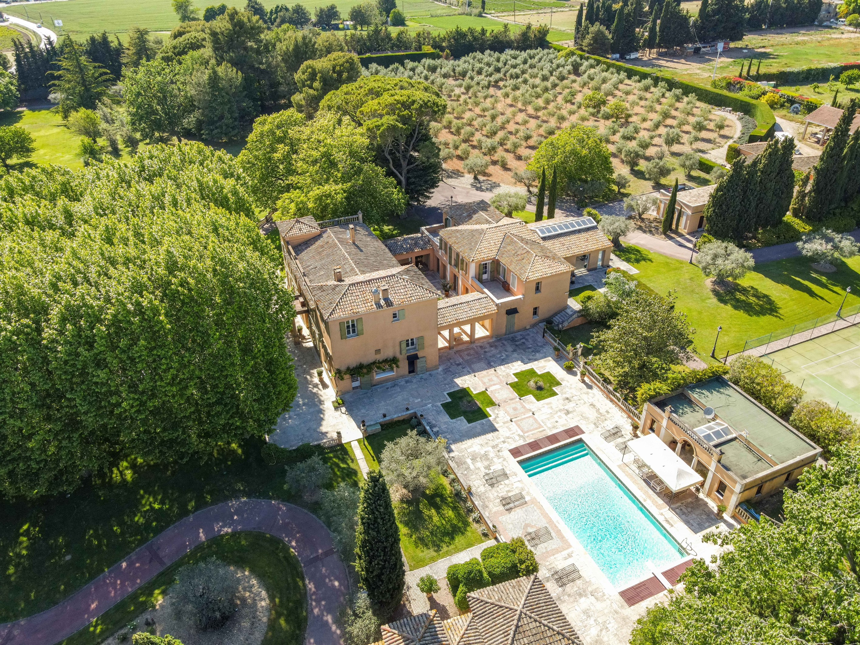  Exceptional estate of 1300 m² for sale in Aix-en-Provence. - 物件實景