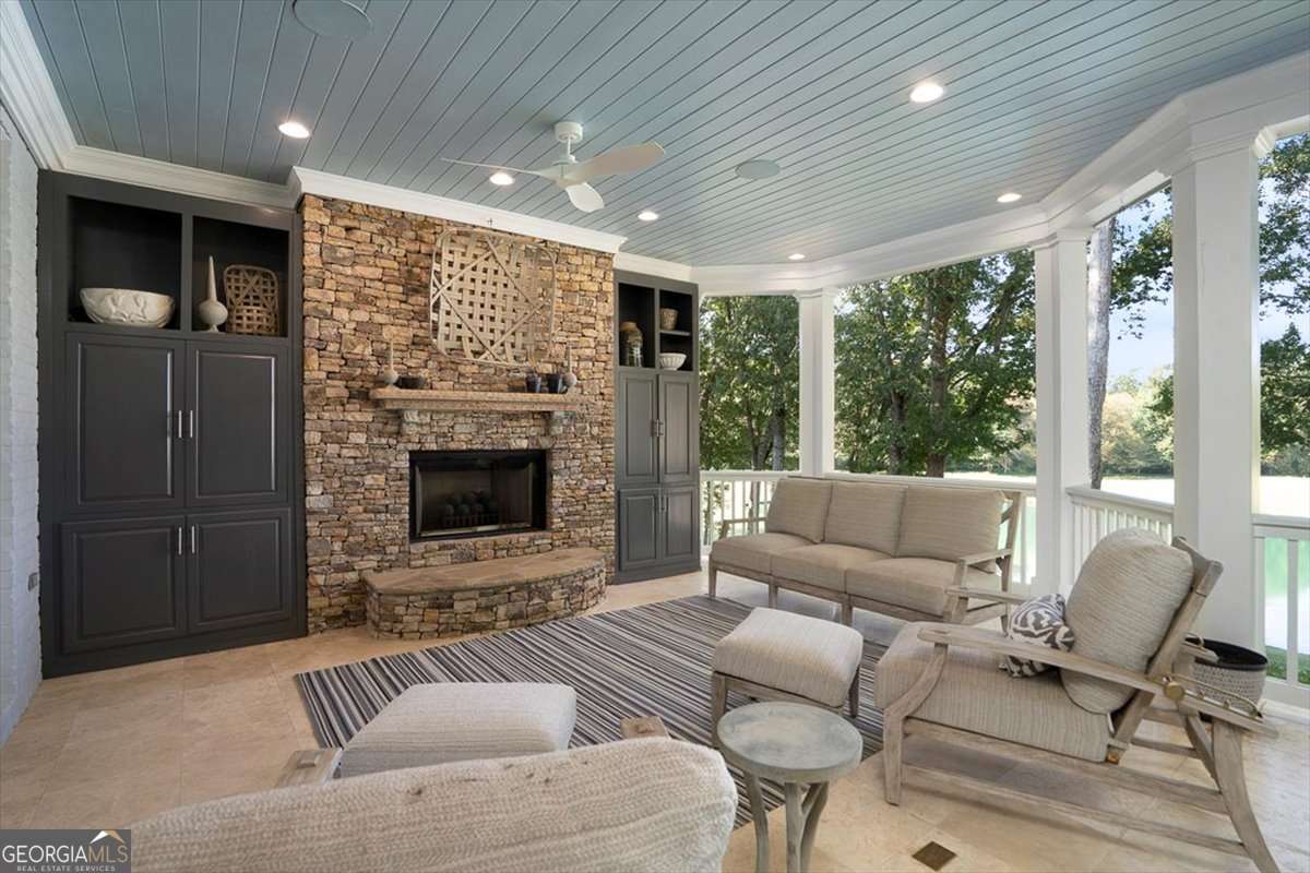 Statham, Georgia, 30666, United States, 6 Bedrooms Bedrooms, ,7 BathroomsBathrooms,Residential,For Sale,1991393