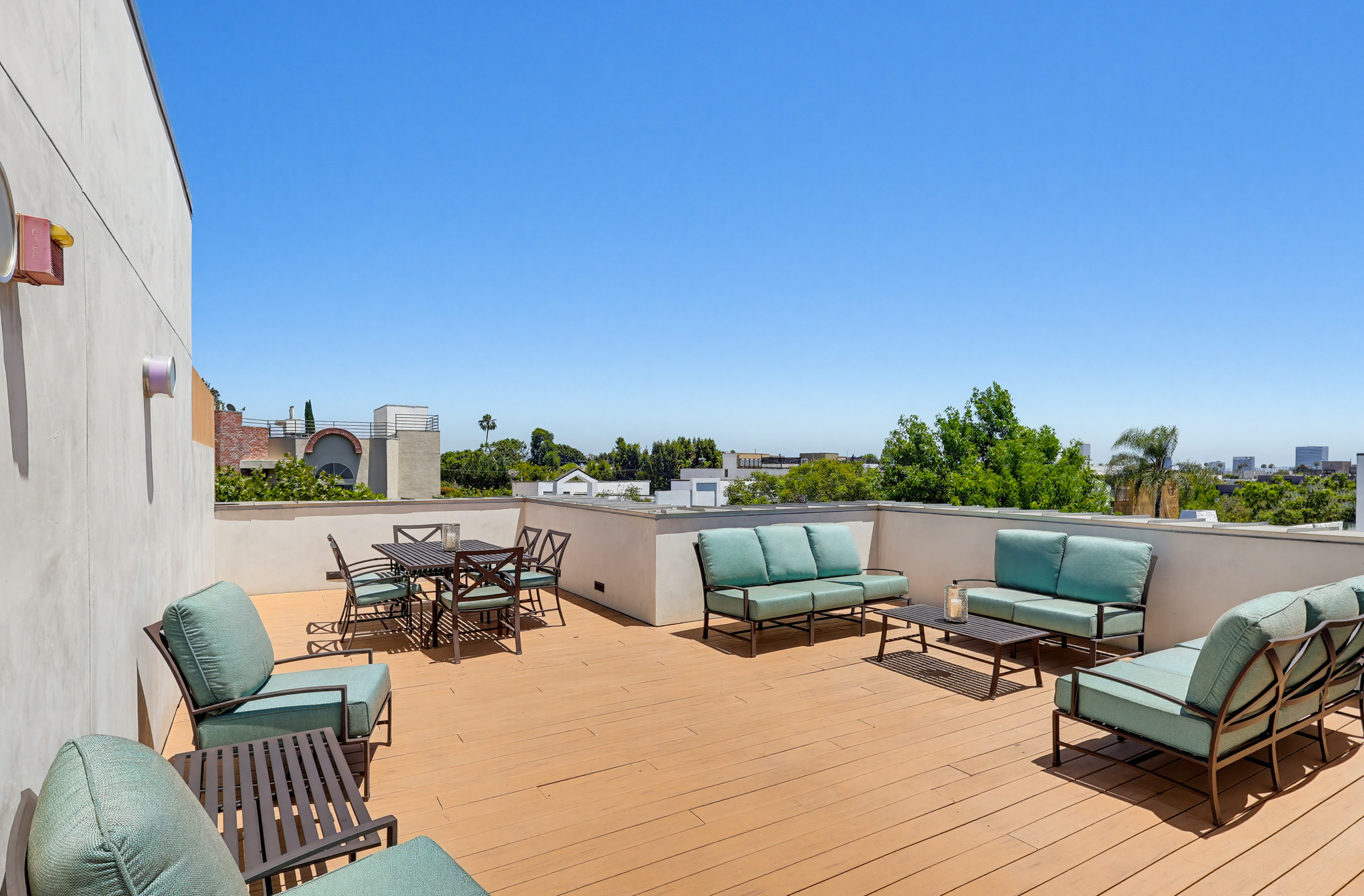  855 Croft Avenue, Los Angeles, CA 90069 - 物件實景