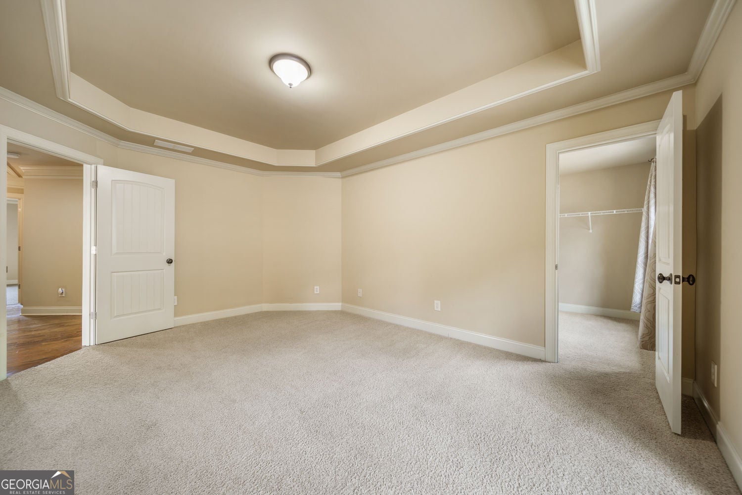 Snellville, Georgia, 30078, United States, 4 Bedrooms Bedrooms, ,5 BathroomsBathrooms,Residential,For Sale,1992513