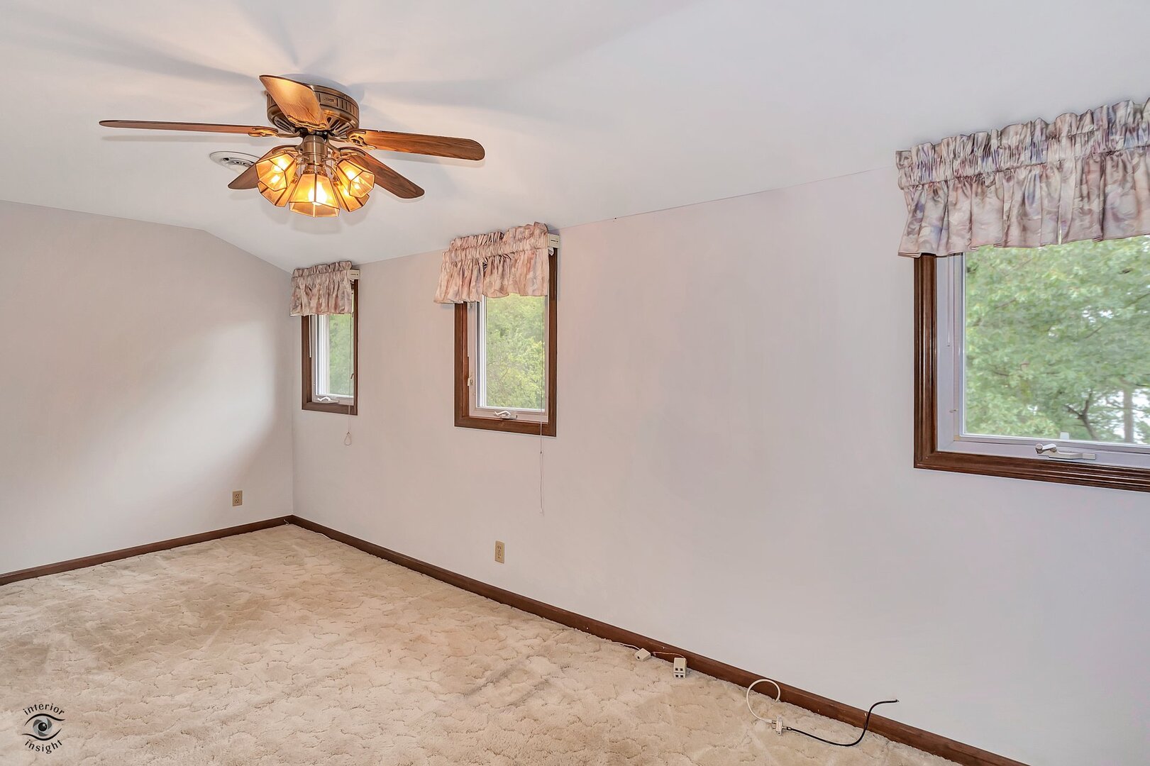 St. Anne, Illinois, 60964, United States, 4 Bedrooms Bedrooms, ,4 BathroomsBathrooms,Residential,For Sale,1901313