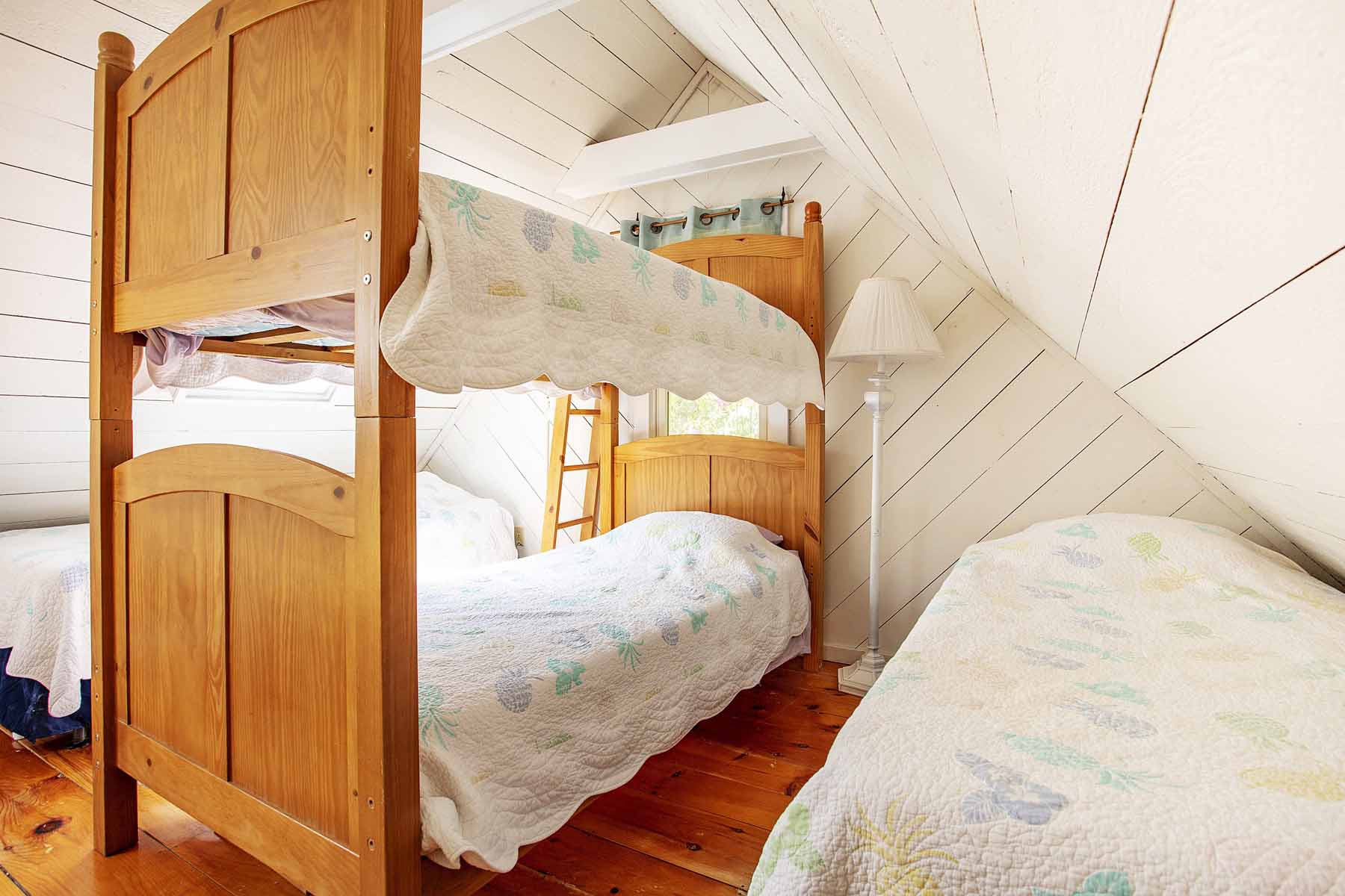  Single Family Maushop Cottage - 物件實景