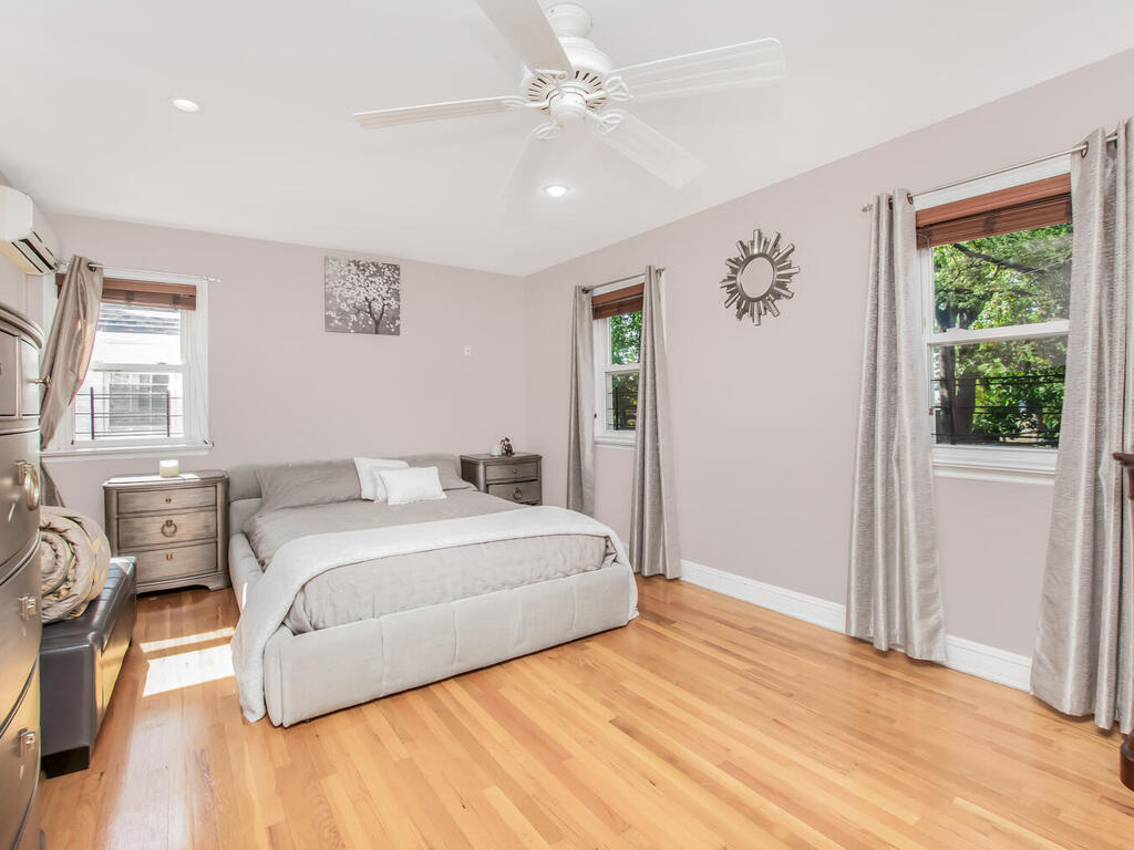 Yonkers, New York, 10704, United States, 4 Bedrooms Bedrooms, ,4 BathroomsBathrooms,Residential,For Sale,1977850