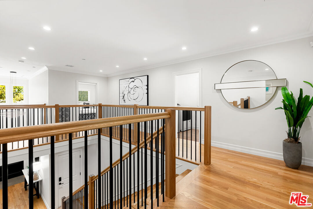 Los Angeles, California, 90046, United States, 5 Bedrooms Bedrooms, ,5 BathroomsBathrooms,Residential,For Sale,1932208