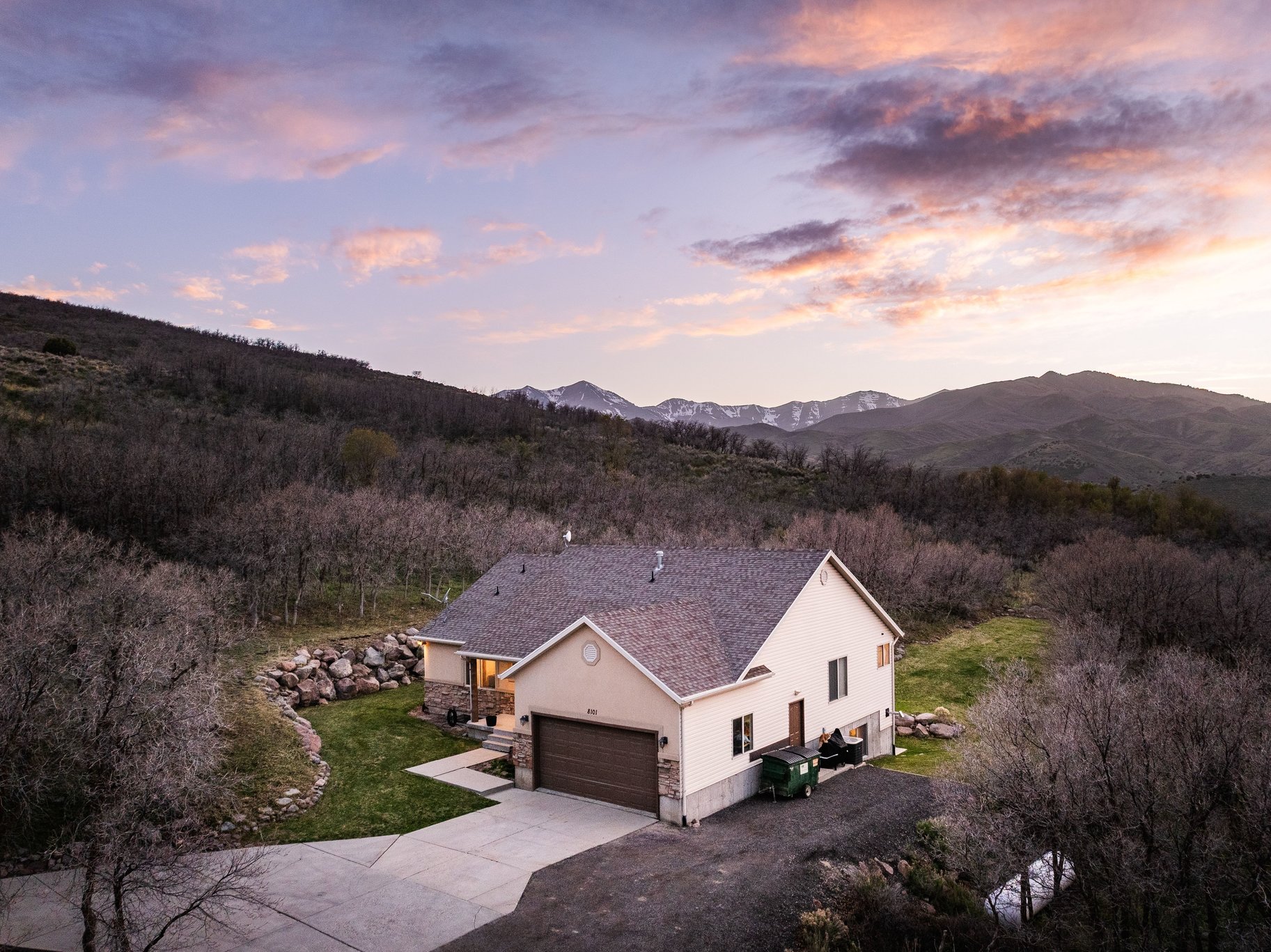  Rare Opportunity in Herriman High Country Estates  Rambler on 7.7 Private Acres - 物件實景