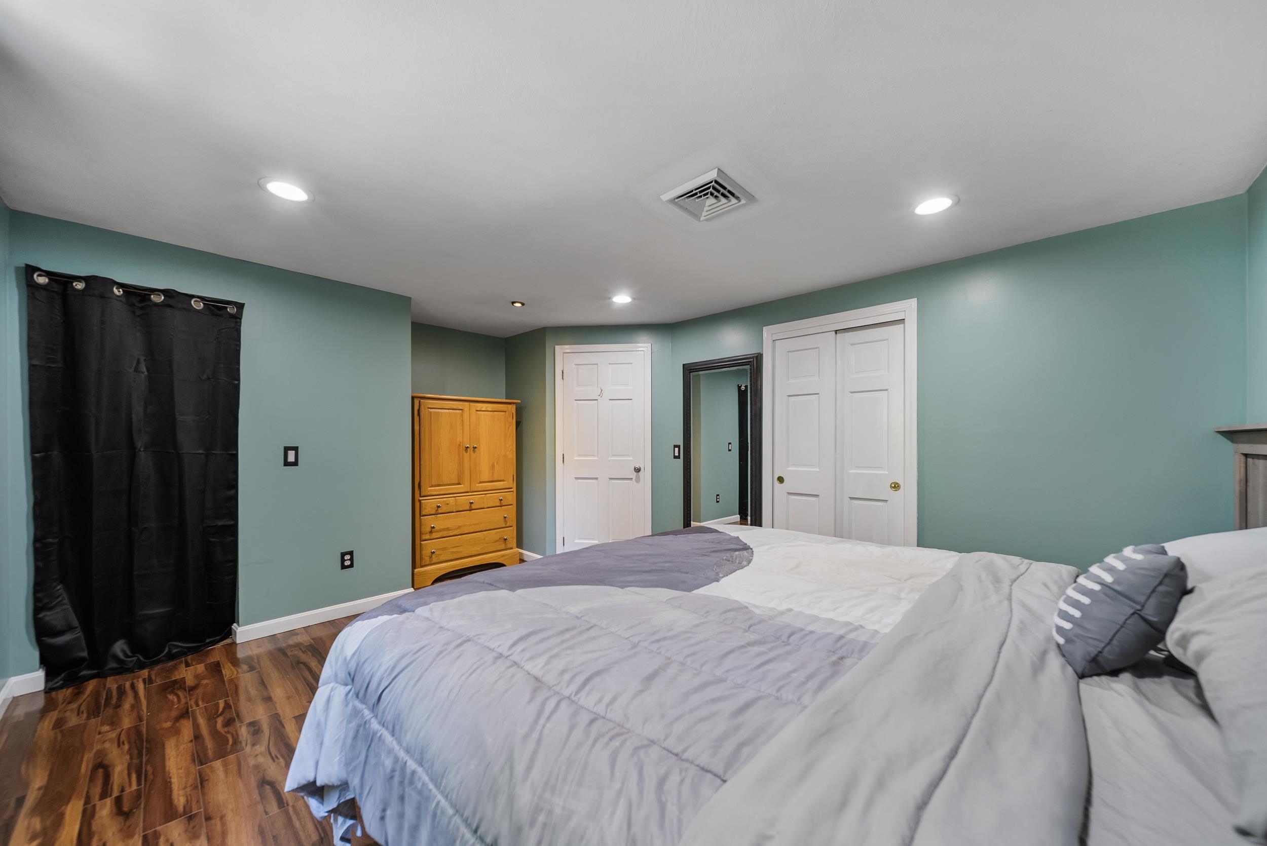 Derry, New Hampshire, 03038, United States, 3 Bedrooms Bedrooms, ,1 BathroomBathrooms,Residential,For Sale,1938906