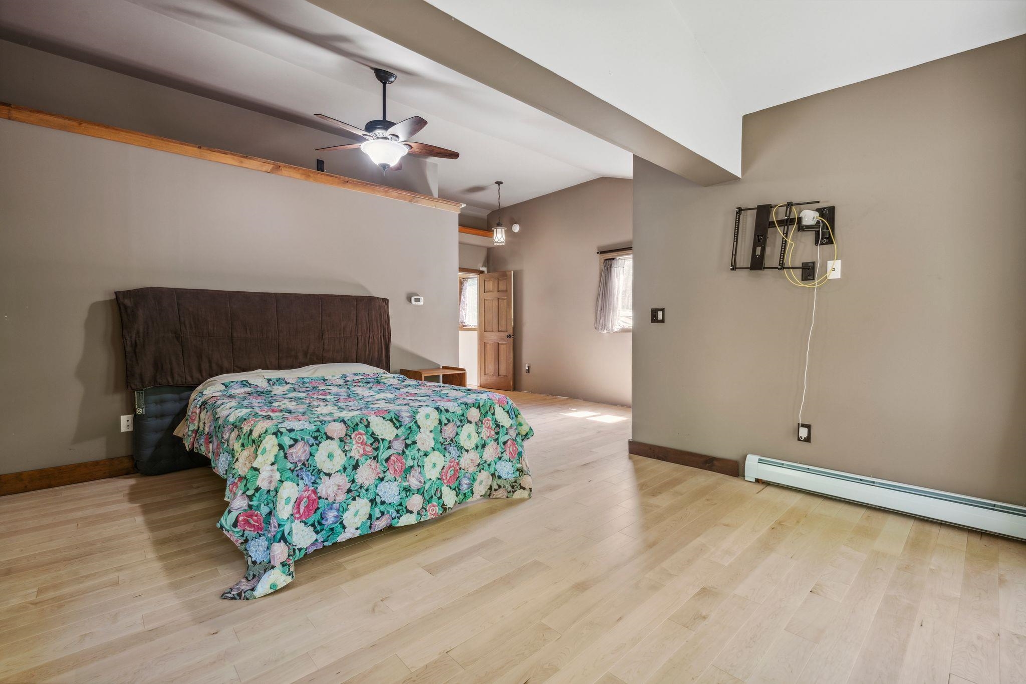 Newbury, New Hampshire, 03255, United States, 3 Bedrooms Bedrooms, ,2 BathroomsBathrooms,Residential,For Sale,1847258