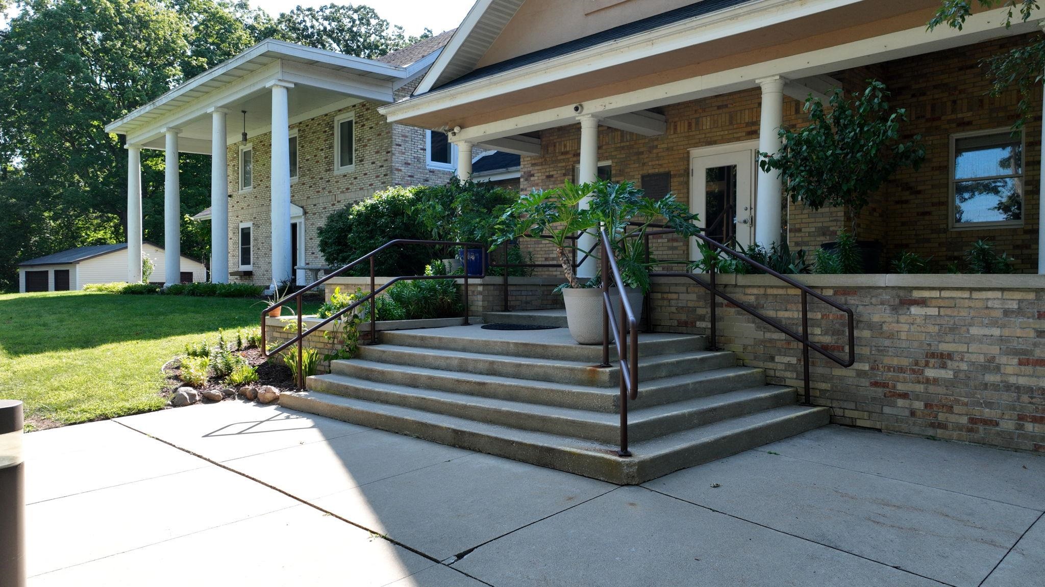 Midland, Michigan, 48640, United States, 9 Bedrooms Bedrooms, ,5 BathroomsBathrooms,Residential,For Sale,1943918