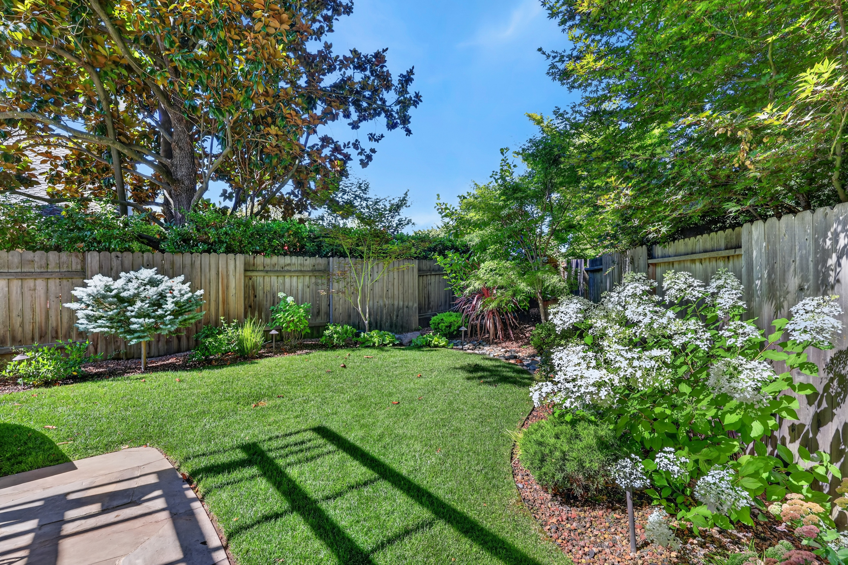  1073 Harrington Way, Carmichael, CA 95608 - 物件實景