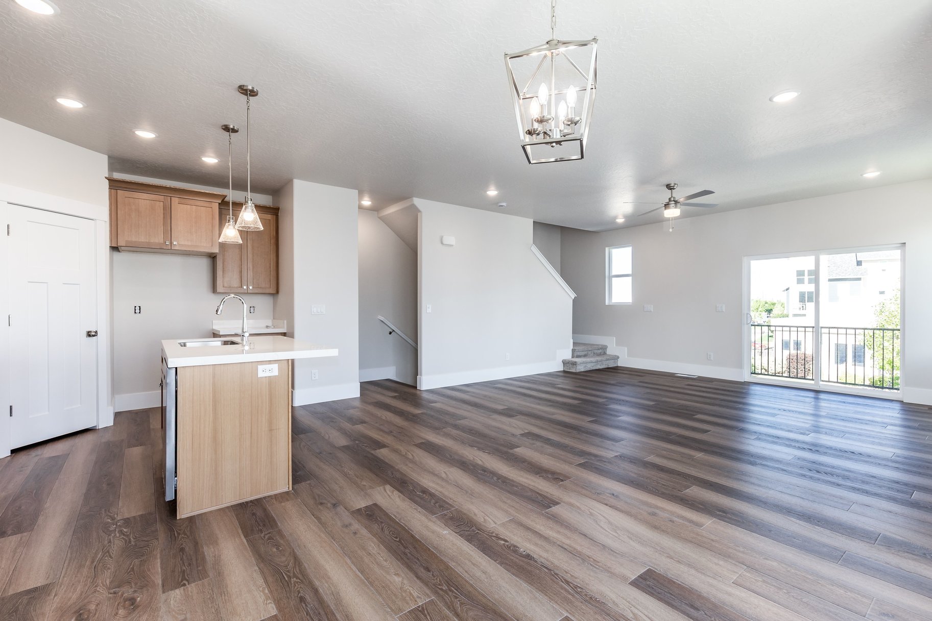  End-Unit Manhattan Floor Plan at The Ridge at Spanish - 物件實景