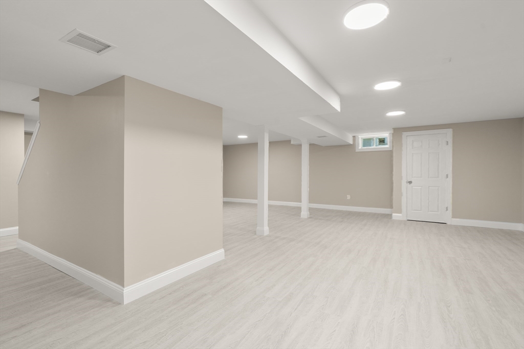 East Longmeadow, Massachusetts, 01028, United States, 4 Bedrooms Bedrooms, ,3 BathroomsBathrooms,Residential,For Sale,1986276