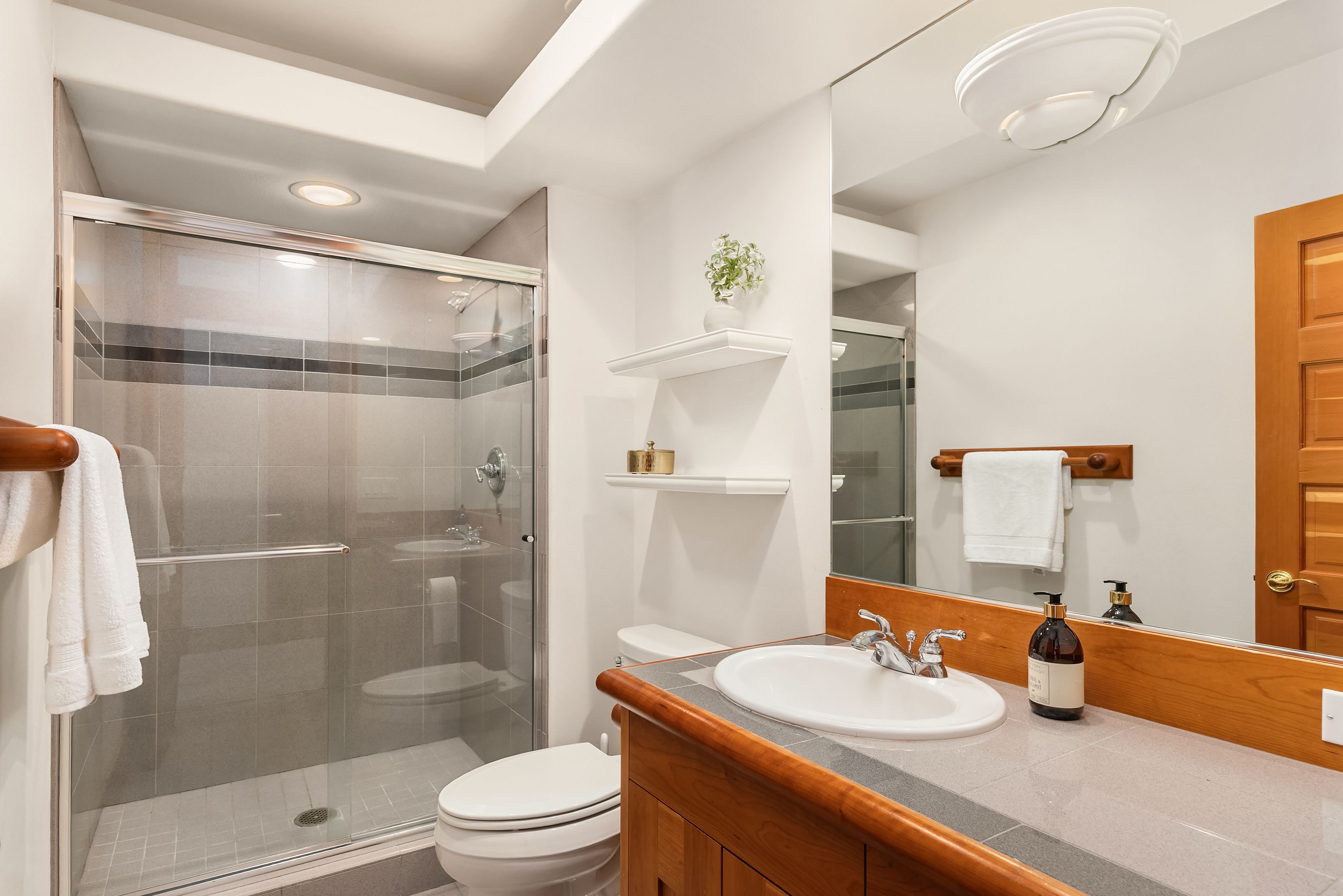  10199 Affirmed Lane Northeast, Bainbridge Island, WA 98110 - 物件實景