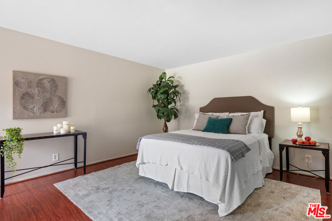Los Angeles, California, 90042, United States, 2 Bedrooms Bedrooms, ,1 BathroomBathrooms,Residential,For Sale,1908297