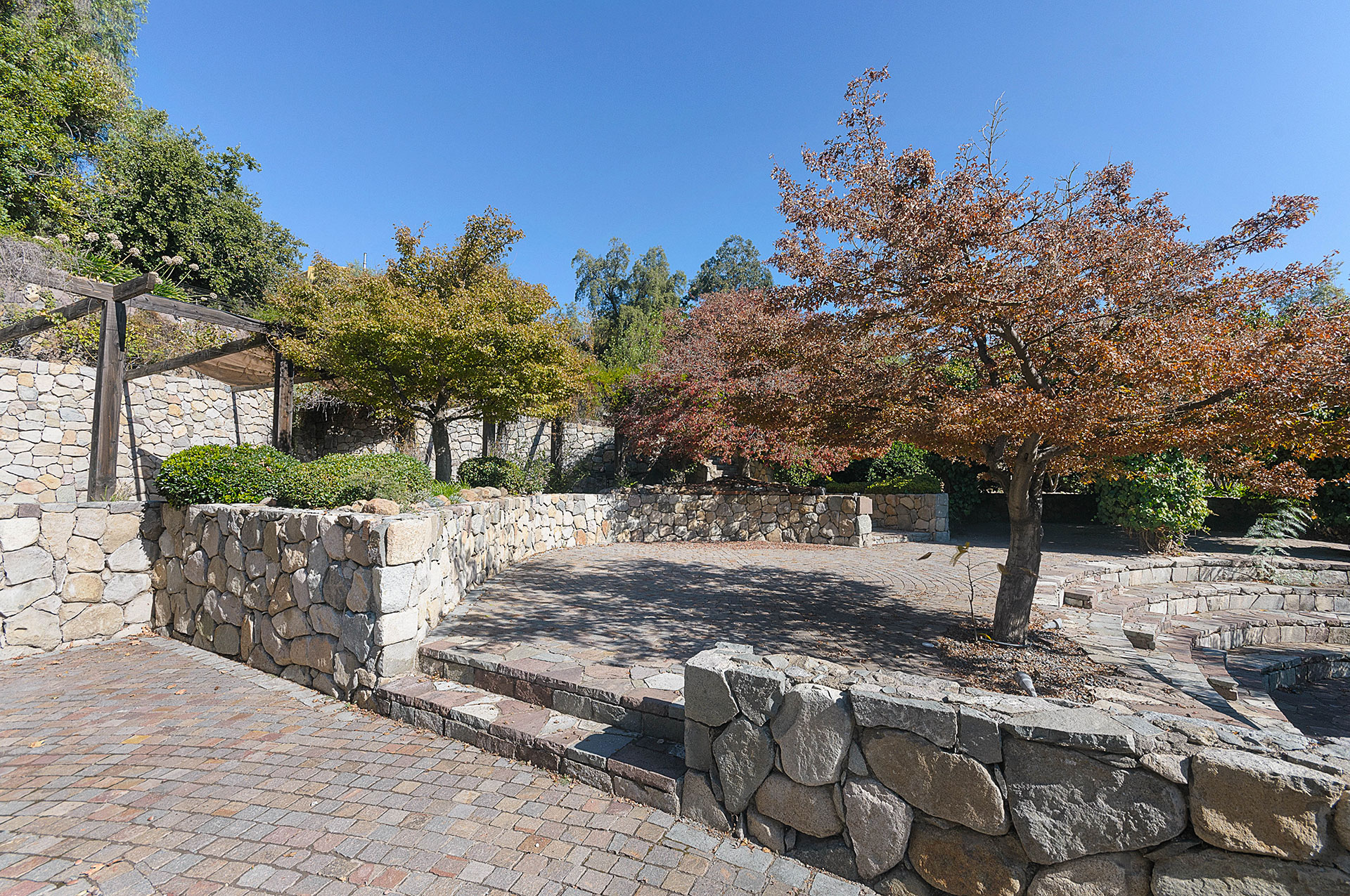  Beautiful Home Surrounded by Nature with Stunning Views - 物件實景
