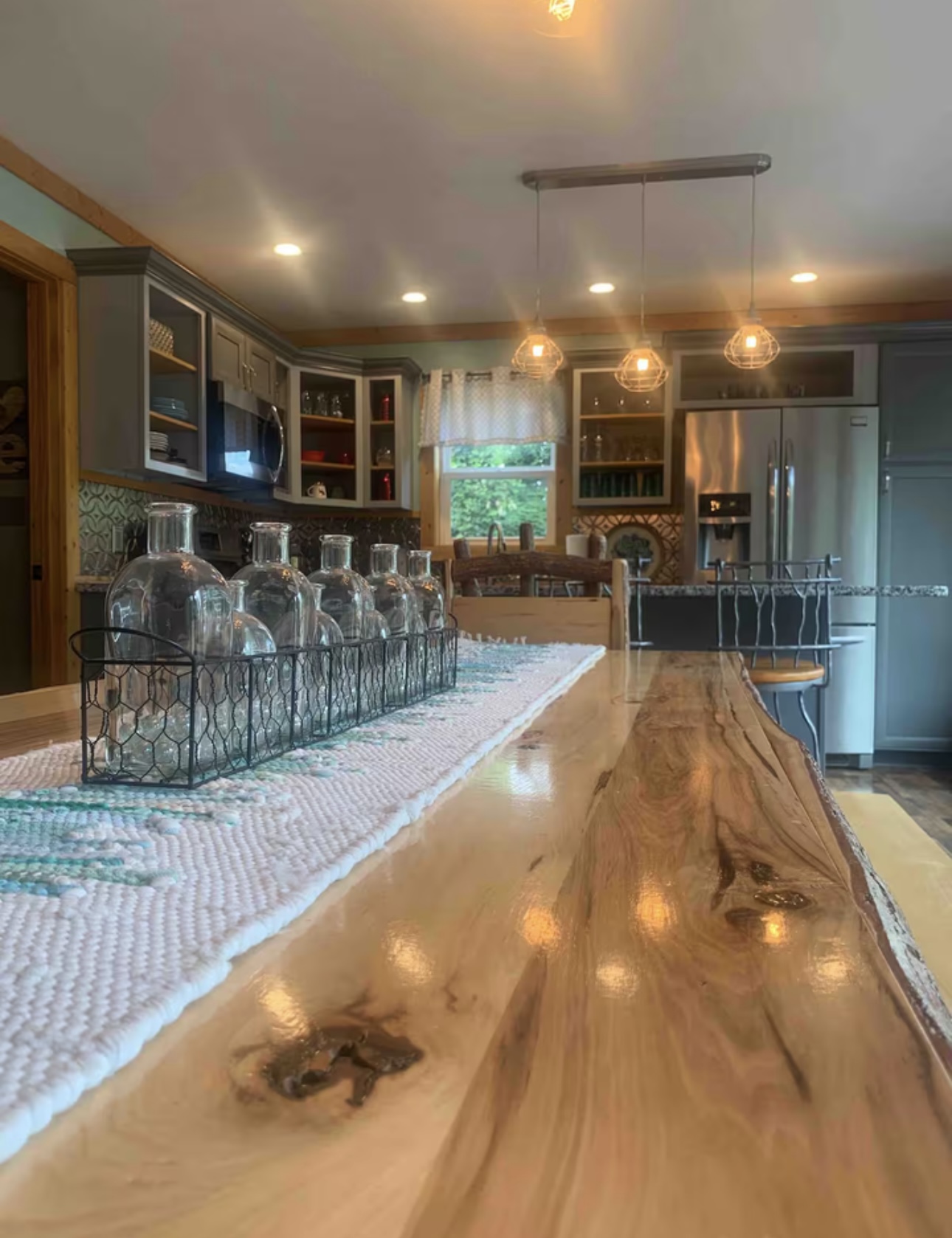 Gatlinburg, Tennessee, 37738, United States, 4 Bedrooms Bedrooms, ,2 BathroomsBathrooms,Residential,For Sale,2005495