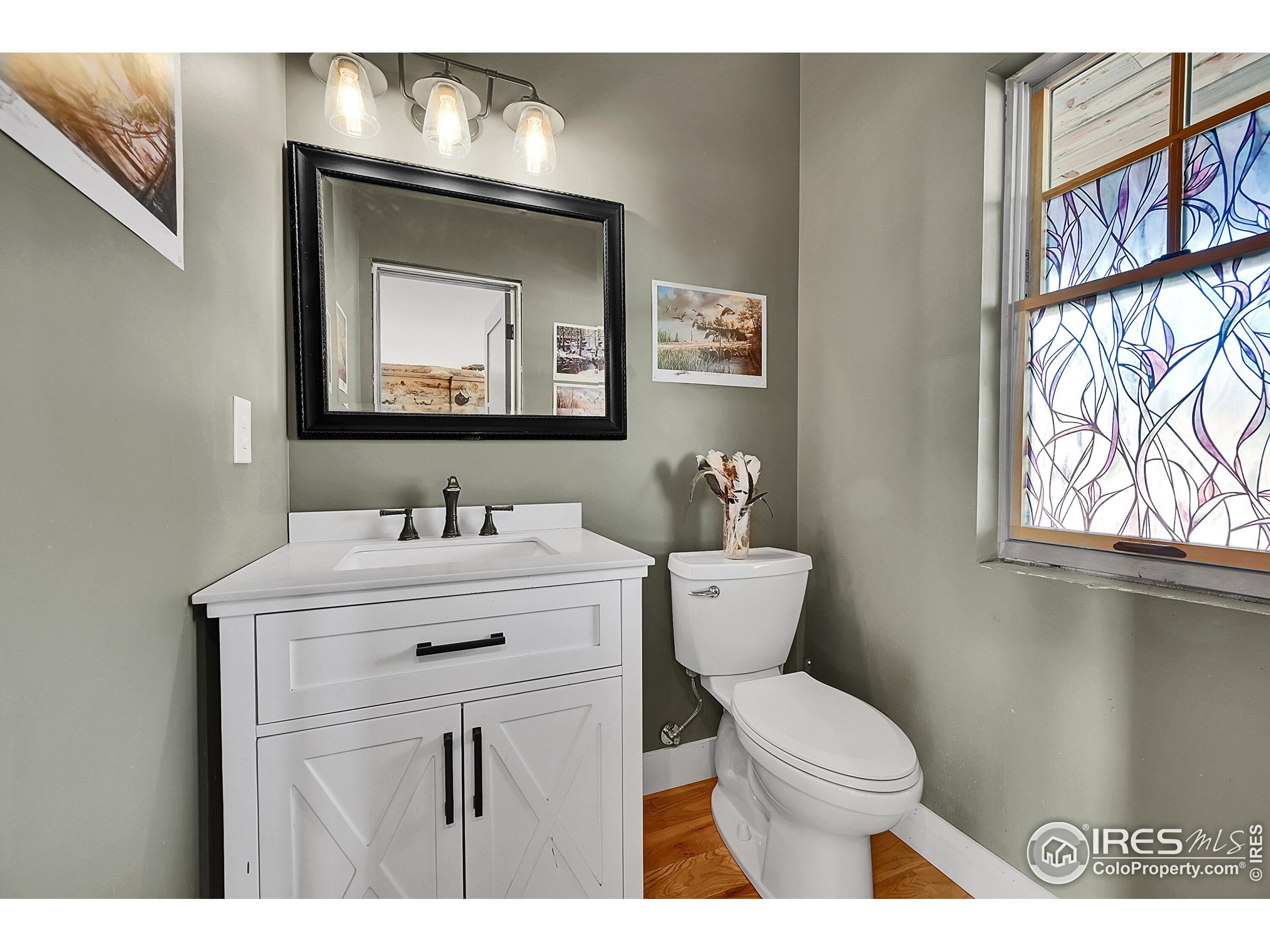 Lyons, Colorado, 80540, United States, 4 Bedrooms Bedrooms, ,2 BathroomsBathrooms,Residential,For Sale,1991914