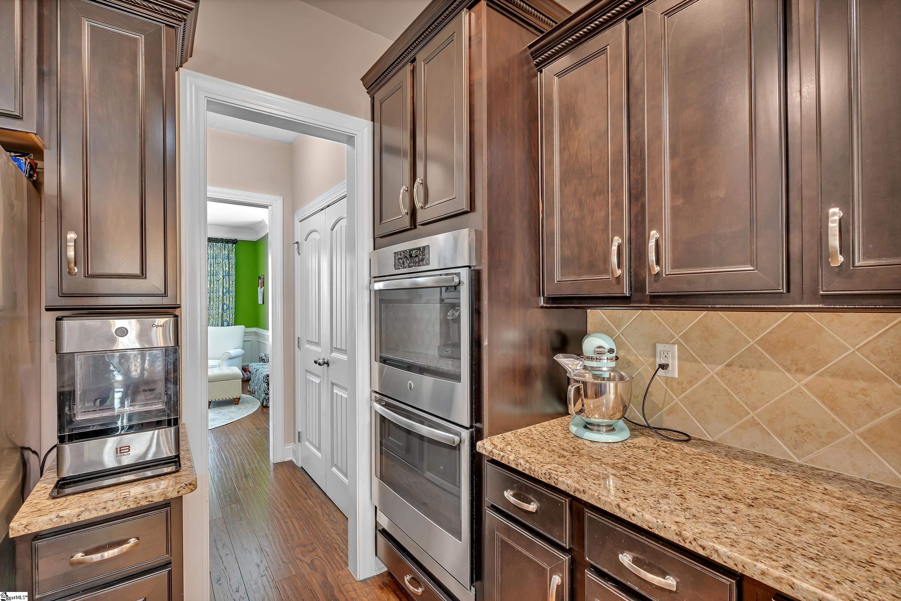 Greenville, South Carolina, 29615, United States, 5 Bedrooms Bedrooms, ,4 BathroomsBathrooms,Residential,For Sale,1827881