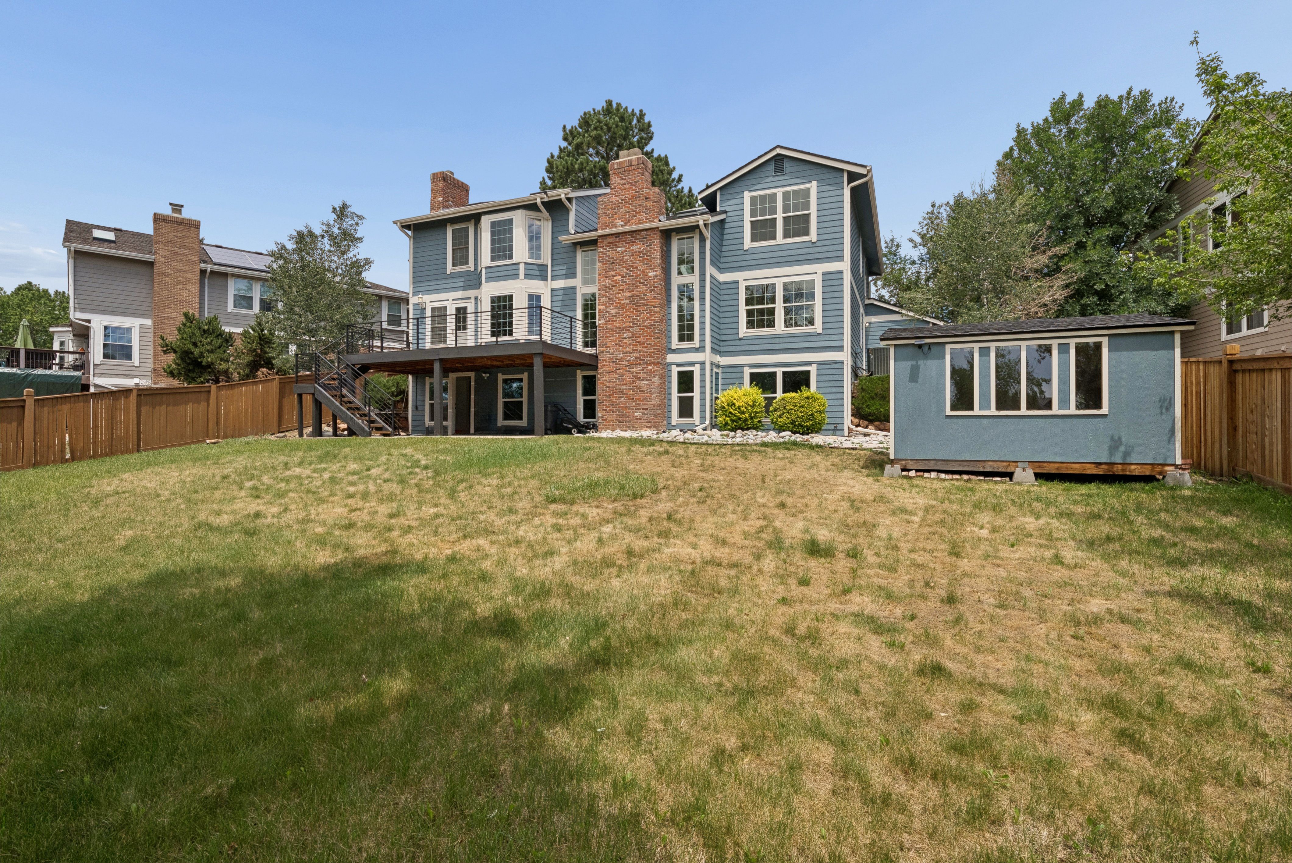  Nestled on a cul-de-sac in the sought-after Piney Creek neighborhood, - 物件實景