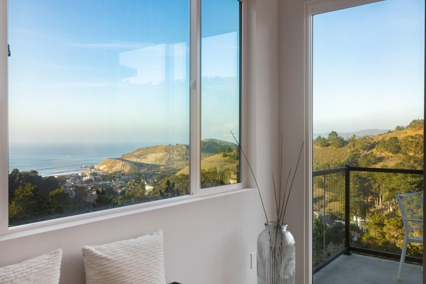 Pacifica, California, 94044, United States, 3 Bedrooms Bedrooms, ,3 BathroomsBathrooms,Residential,For Sale,2001839